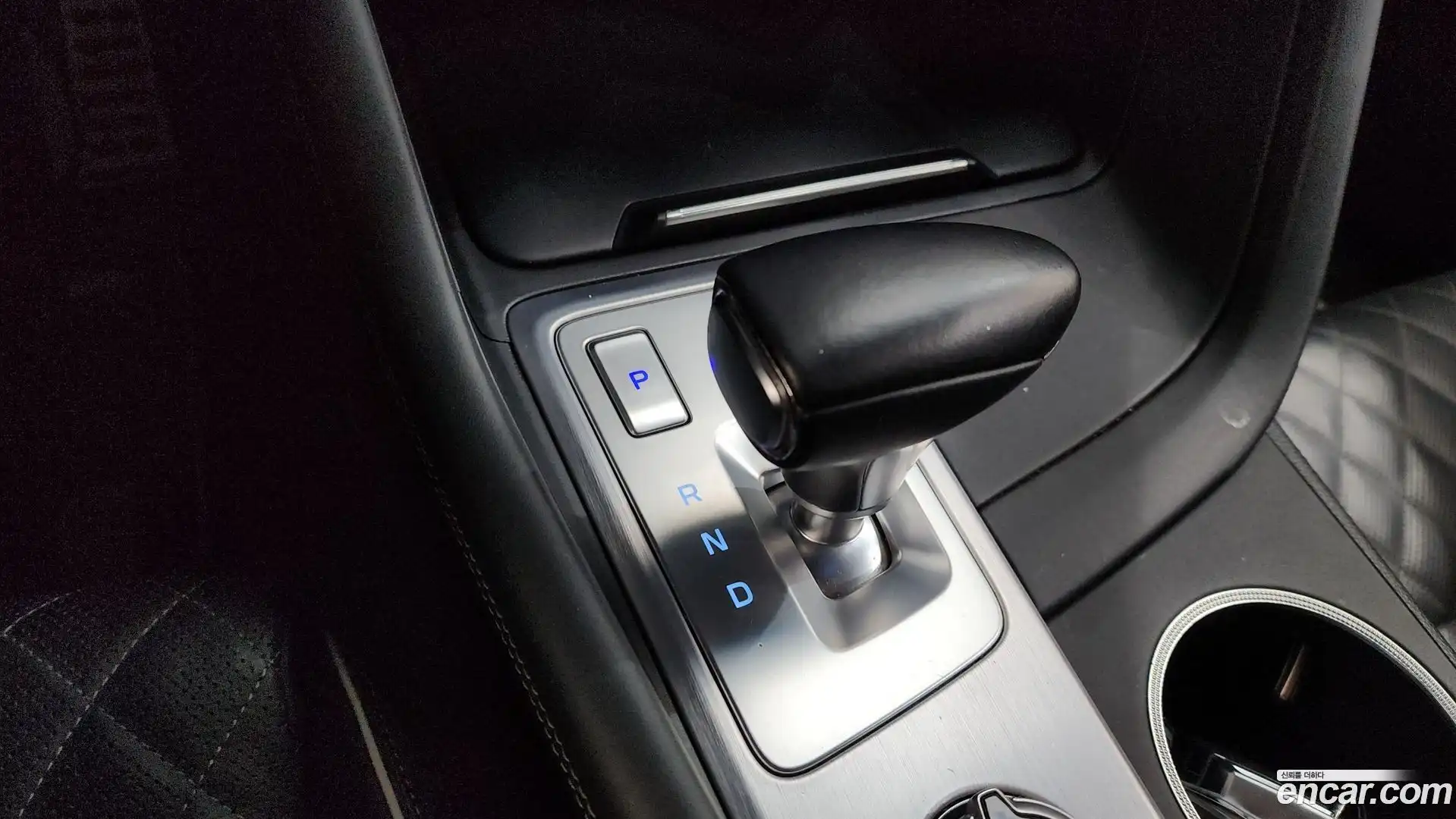 G70 Genesis 2018.0-INNER-009