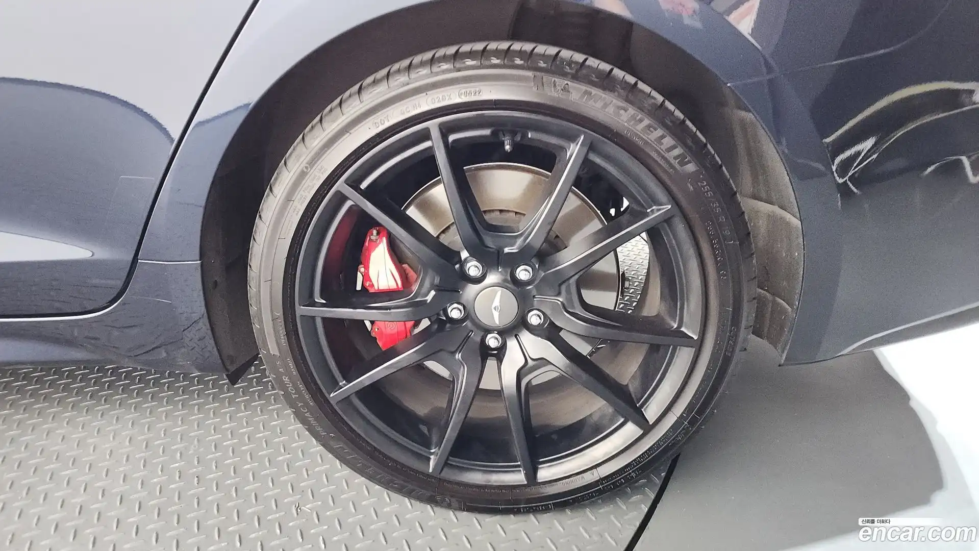 G70 Genesis 2018.0-OUTER-031