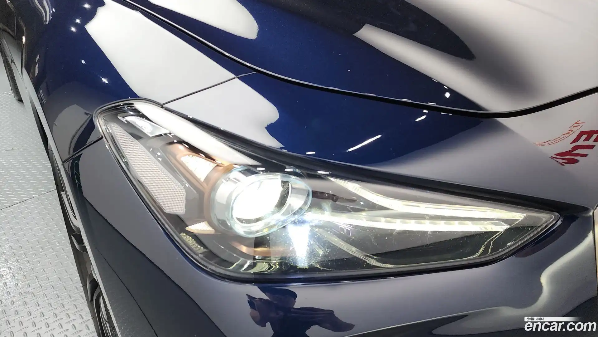 G70 Genesis 2018.0-OUTER-032
