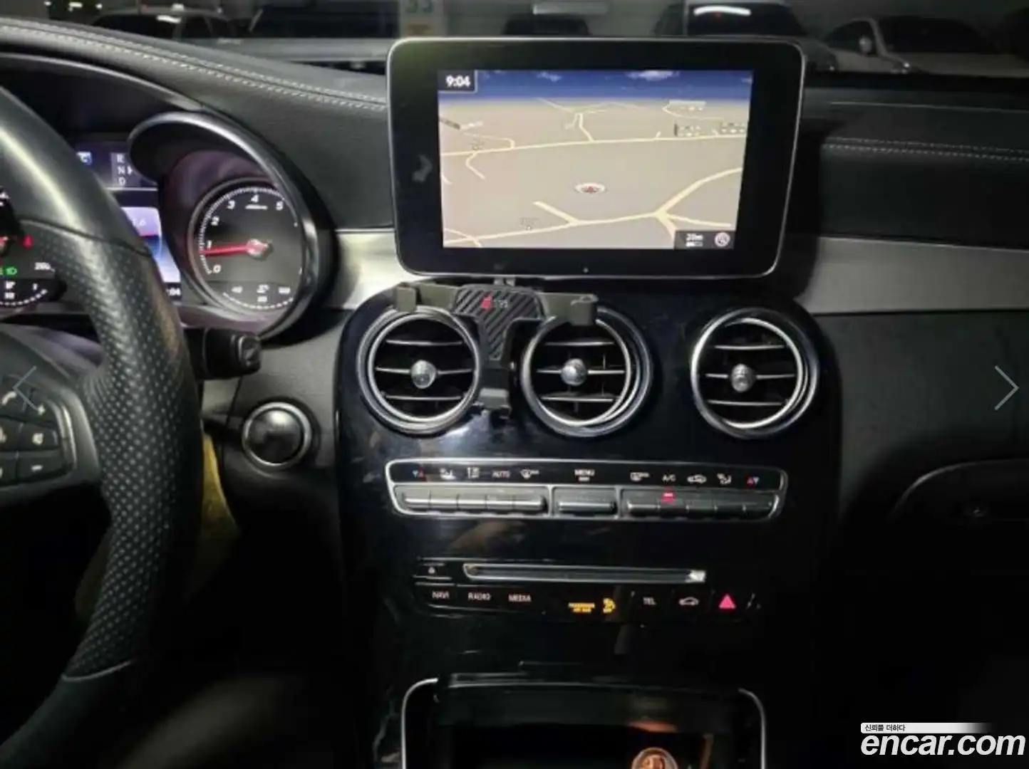 GLC-Class Mercedes-Benz 2019.2-INNER-007