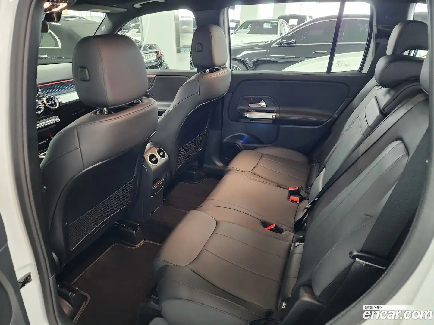 GLB-Class Mercedes-Benz 2025.6-INNER-008