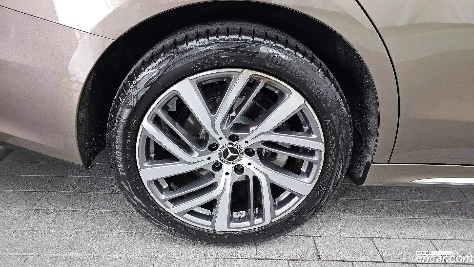 E-Class Mercedes-Benz 2025.8-OUTER-005