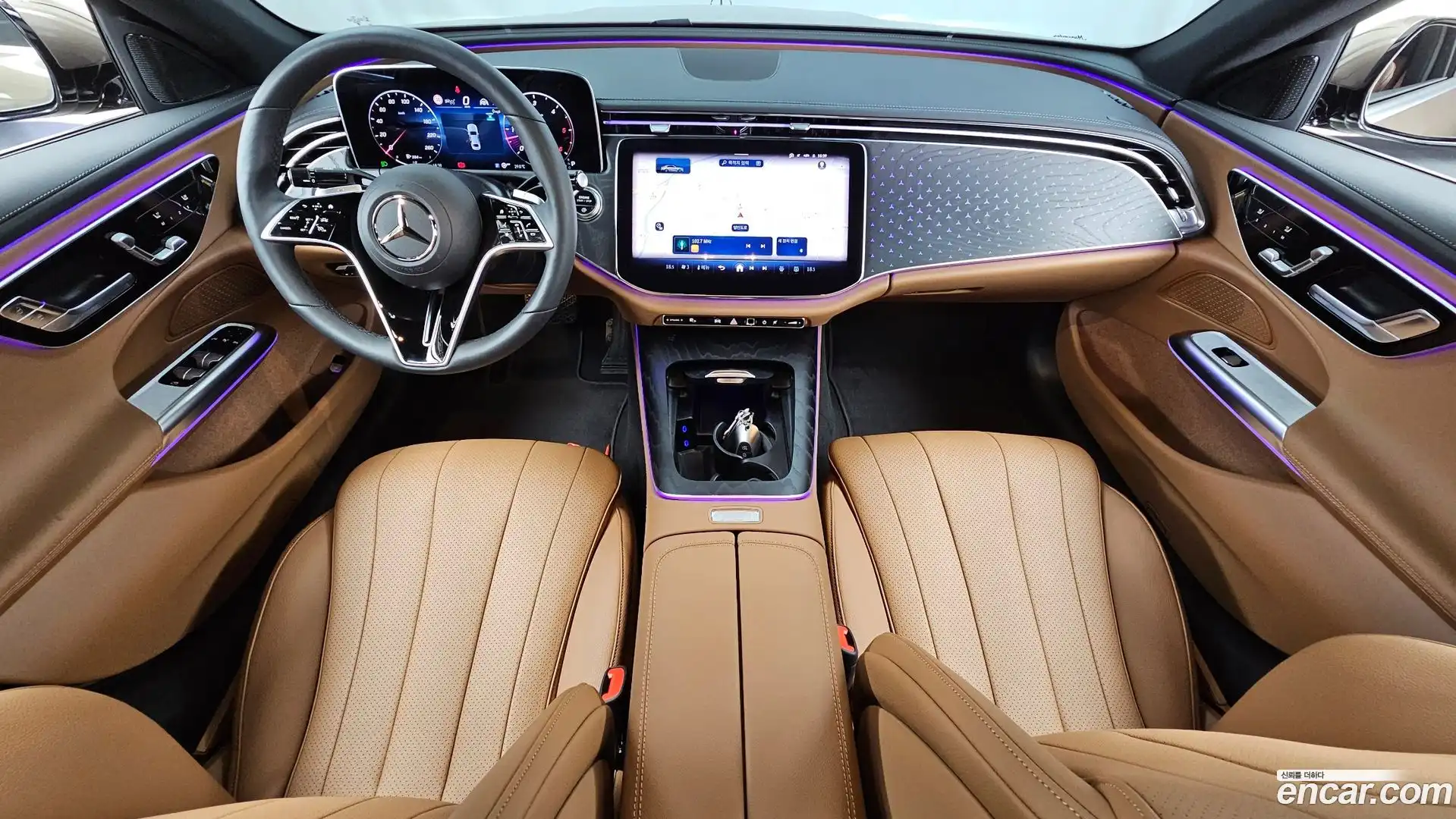 E-Class Mercedes-Benz 2025.8-INNER-007