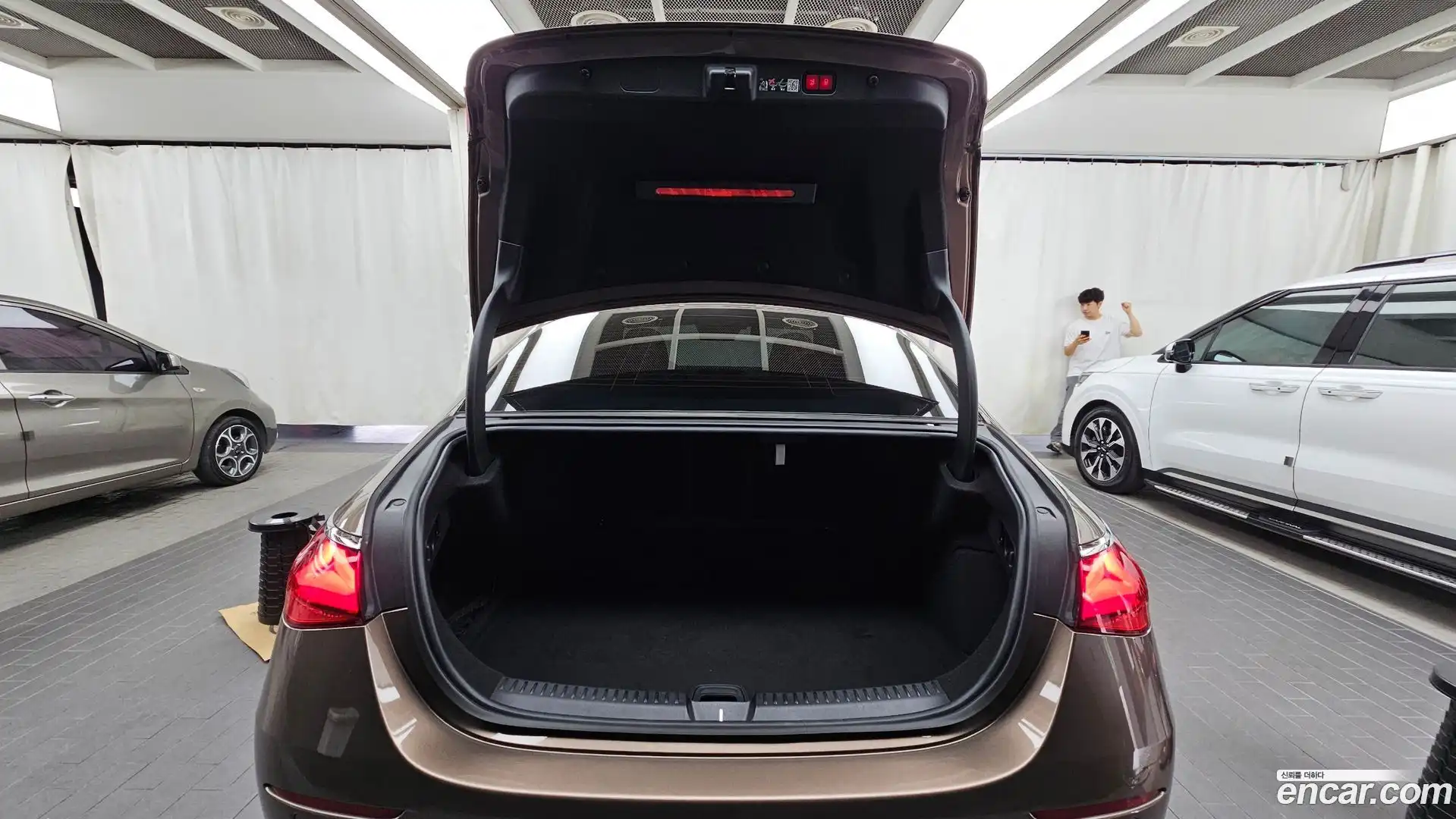 E-Class Mercedes-Benz 2025.8-OPTION-024