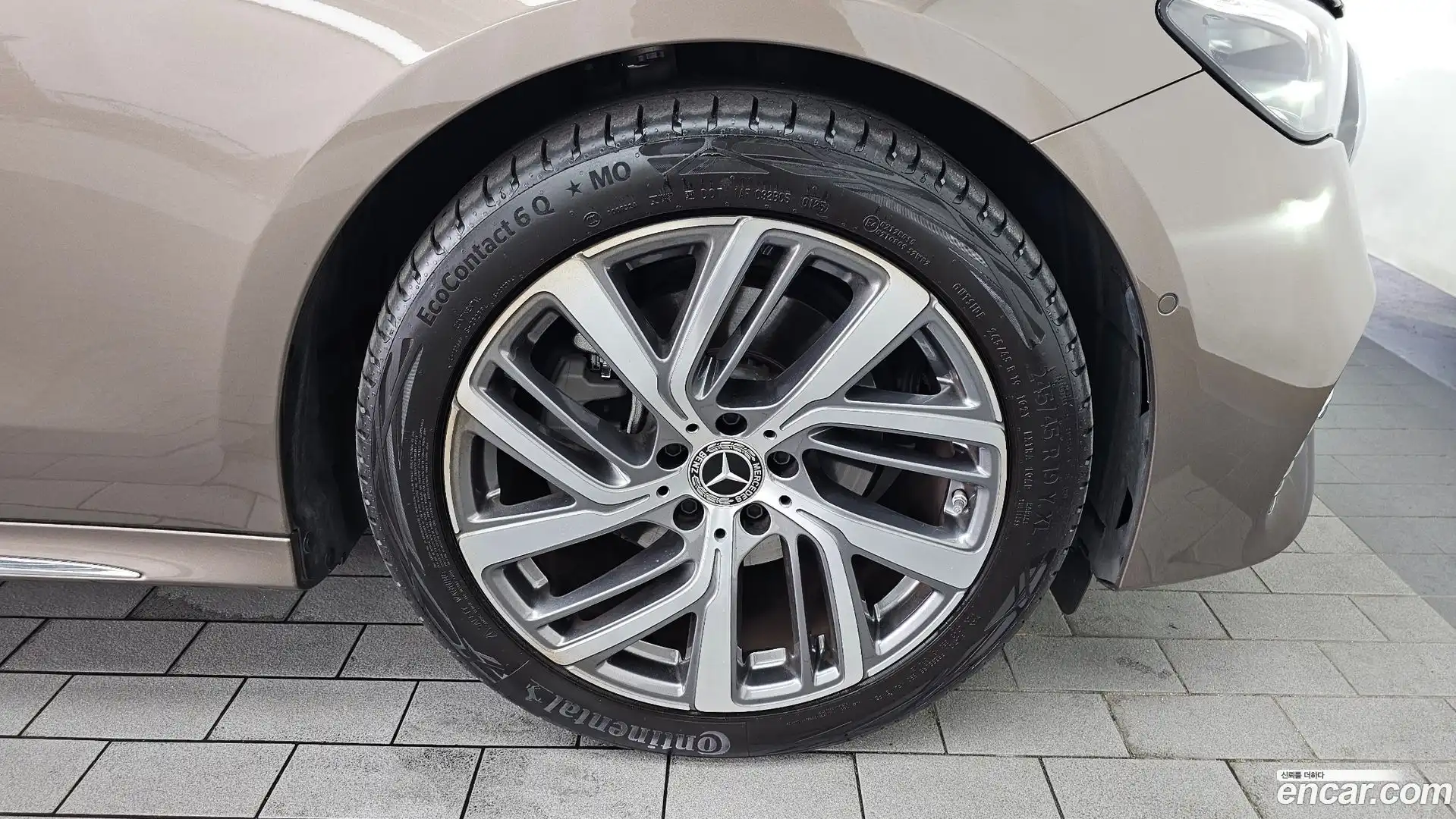 E-Class Mercedes-Benz 2025.8-OUTER-031