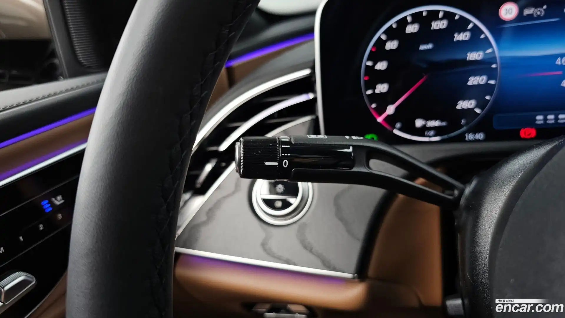 E-Class Mercedes-Benz 2025.8-OPTION-046
