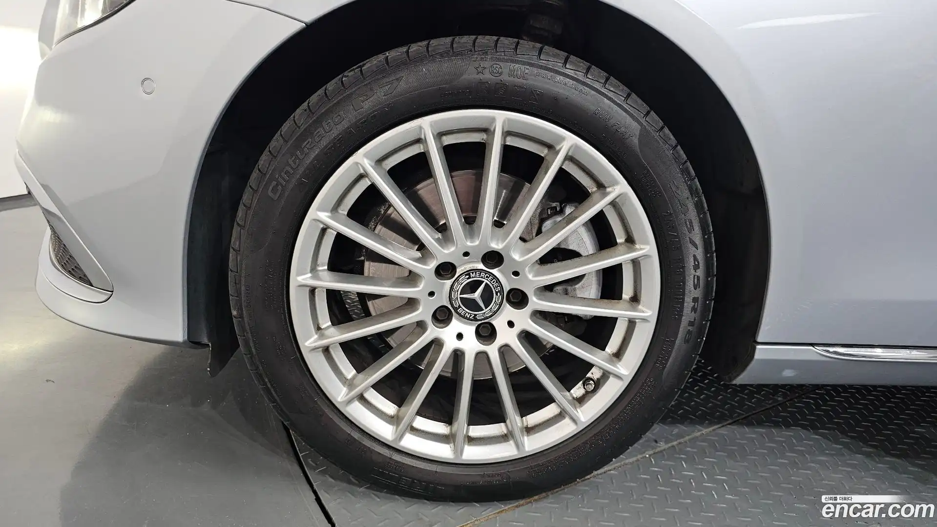 E-Class Mercedes-Benz 2021.8-OUTER-005