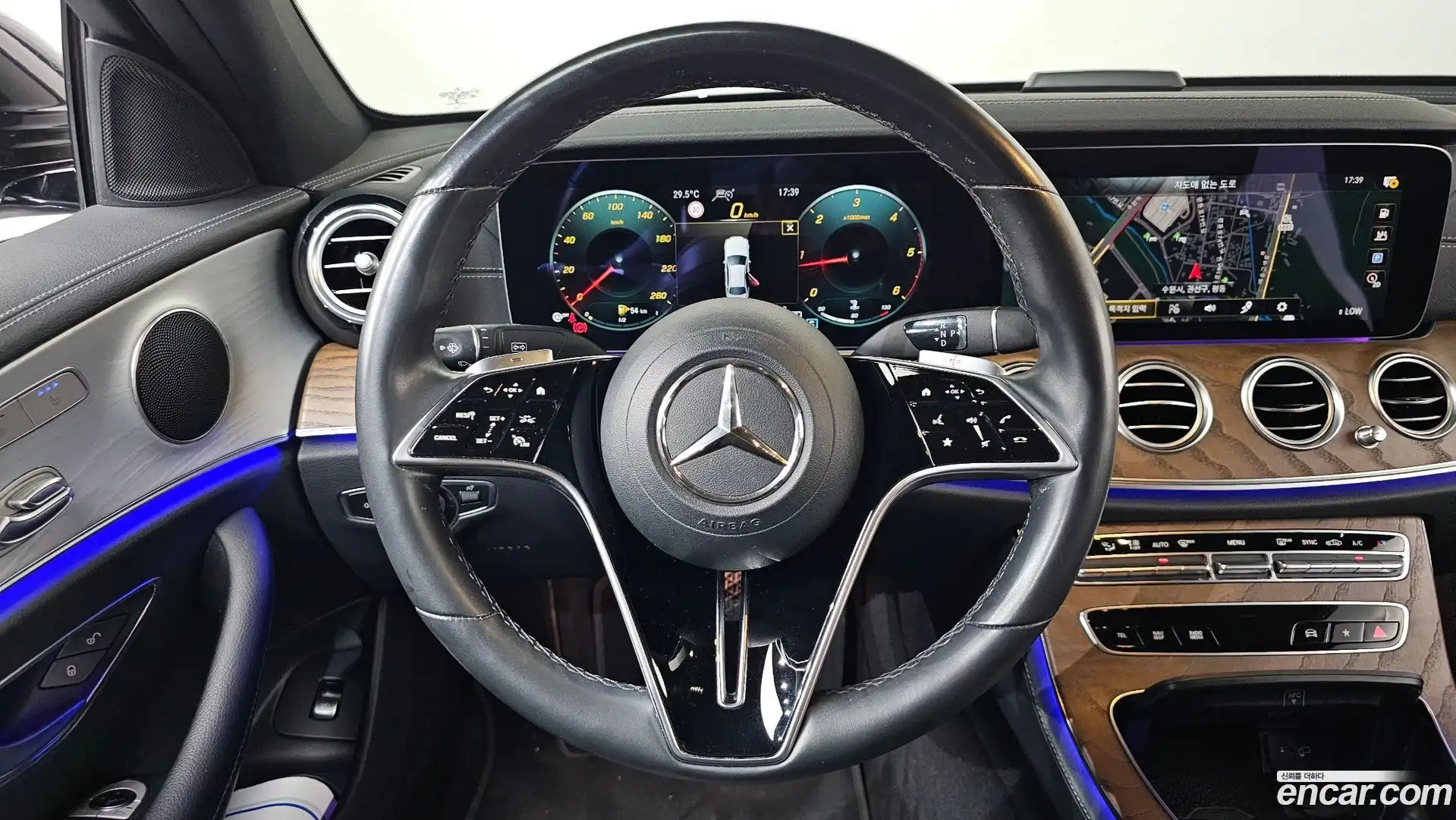 E-Class Mercedes-Benz 2021.8-OPTION-018