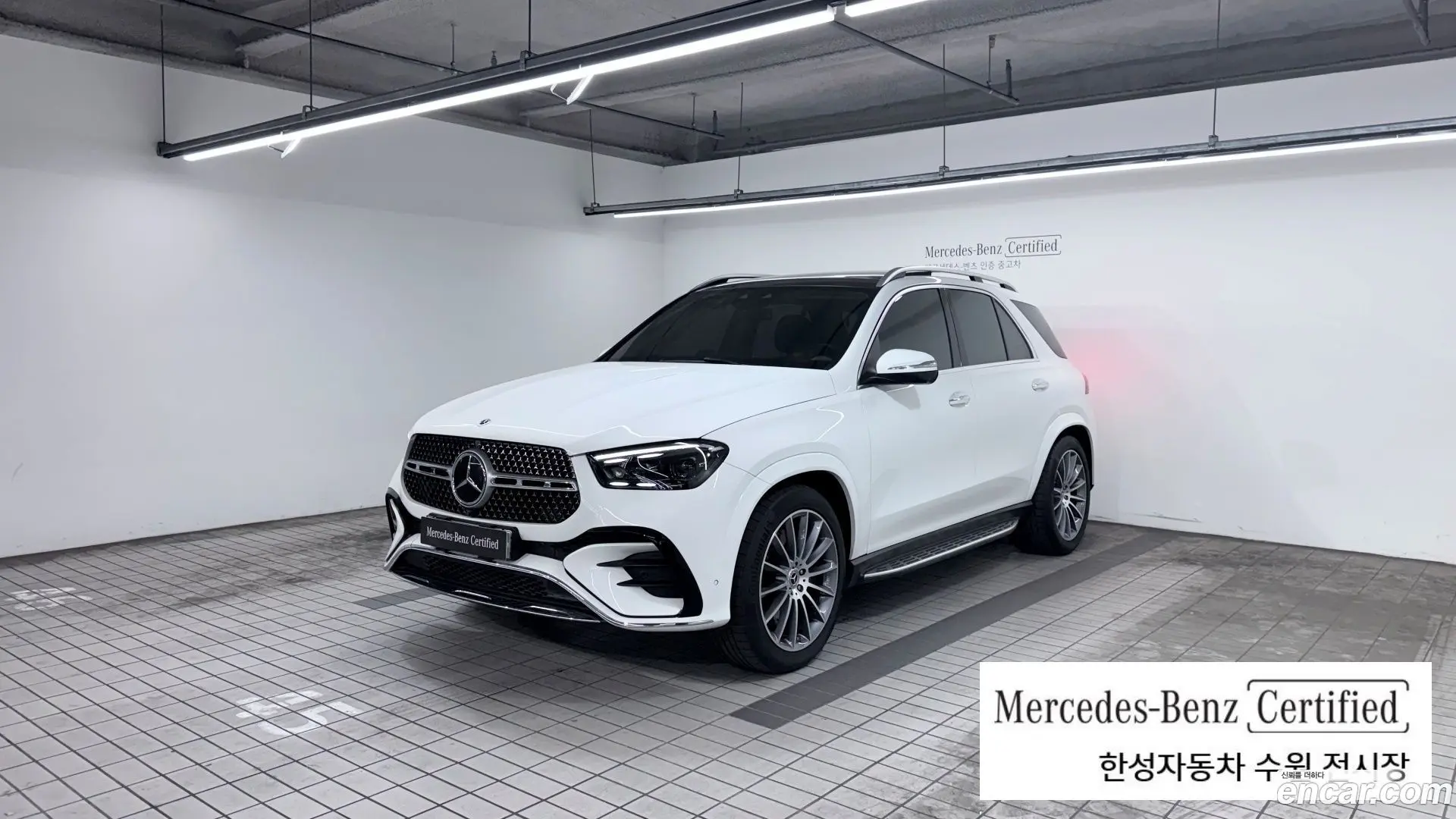 Main__Slider__Photo:GLE-Class Mercedes-Benz 2024.3-0