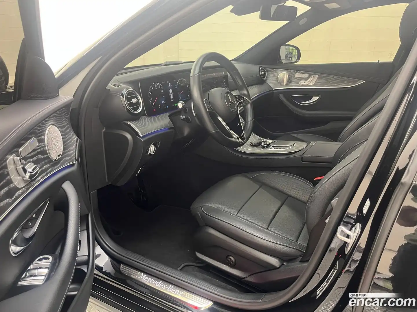 E-Class Mercedes-Benz 2022.3-OPTION-016