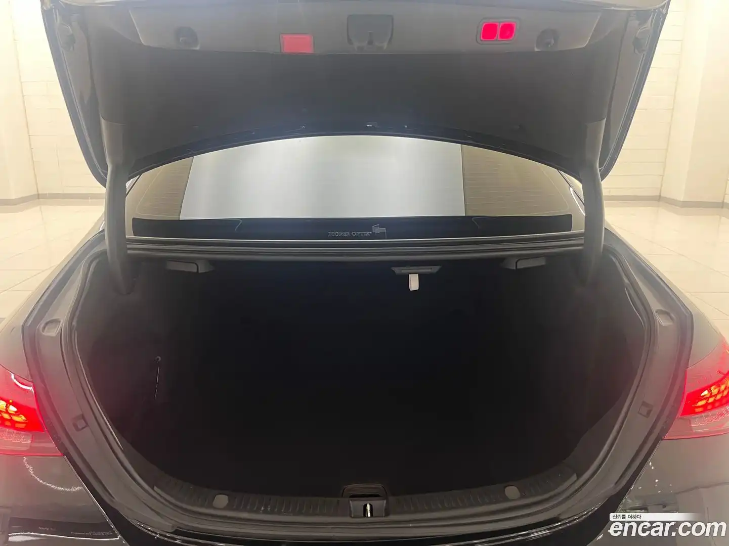 E-Class Mercedes-Benz 2022.3-OPTION-022