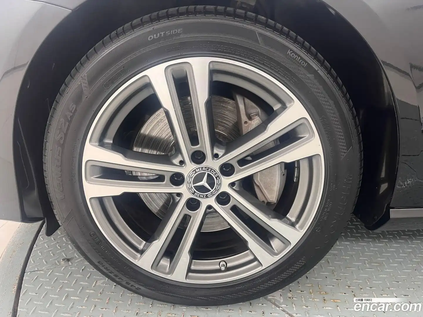 E-Class Mercedes-Benz 2022.3-OPTION-023