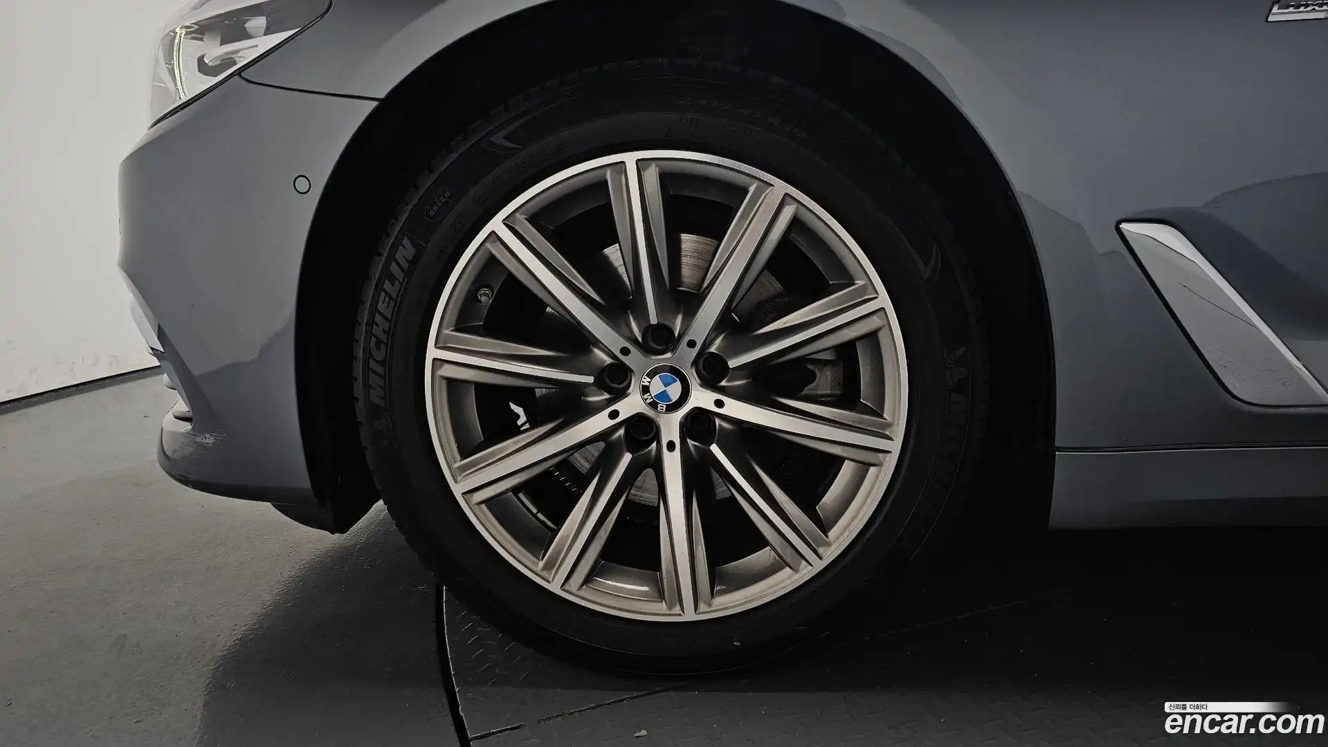 5-Series BMW 2018.11-OUTER-005