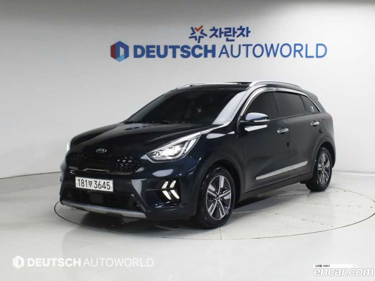 Main__Slider__Photo:Niro Kia 2019.8-0