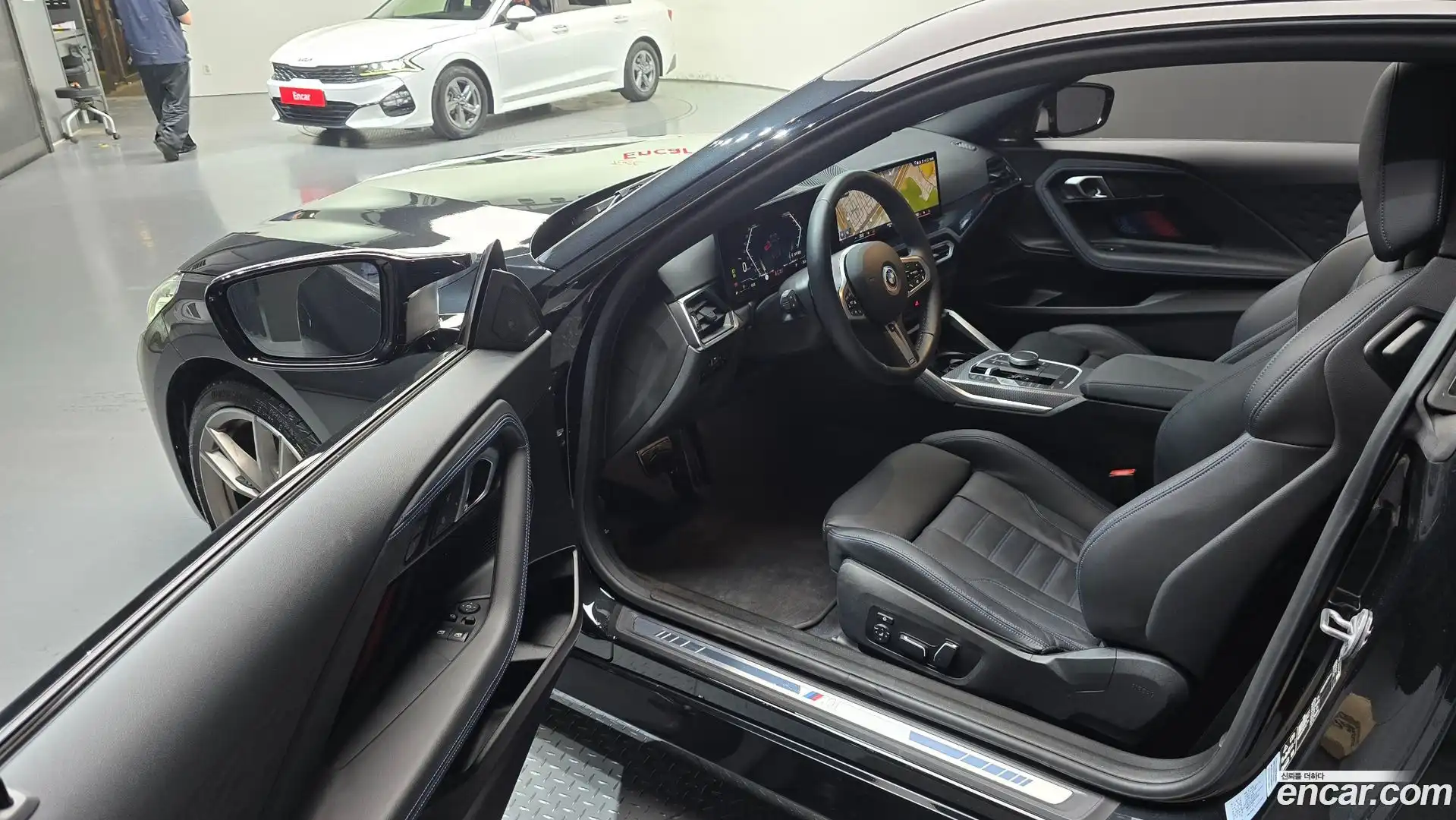 2-Series BMW 2024.3-INNER-010