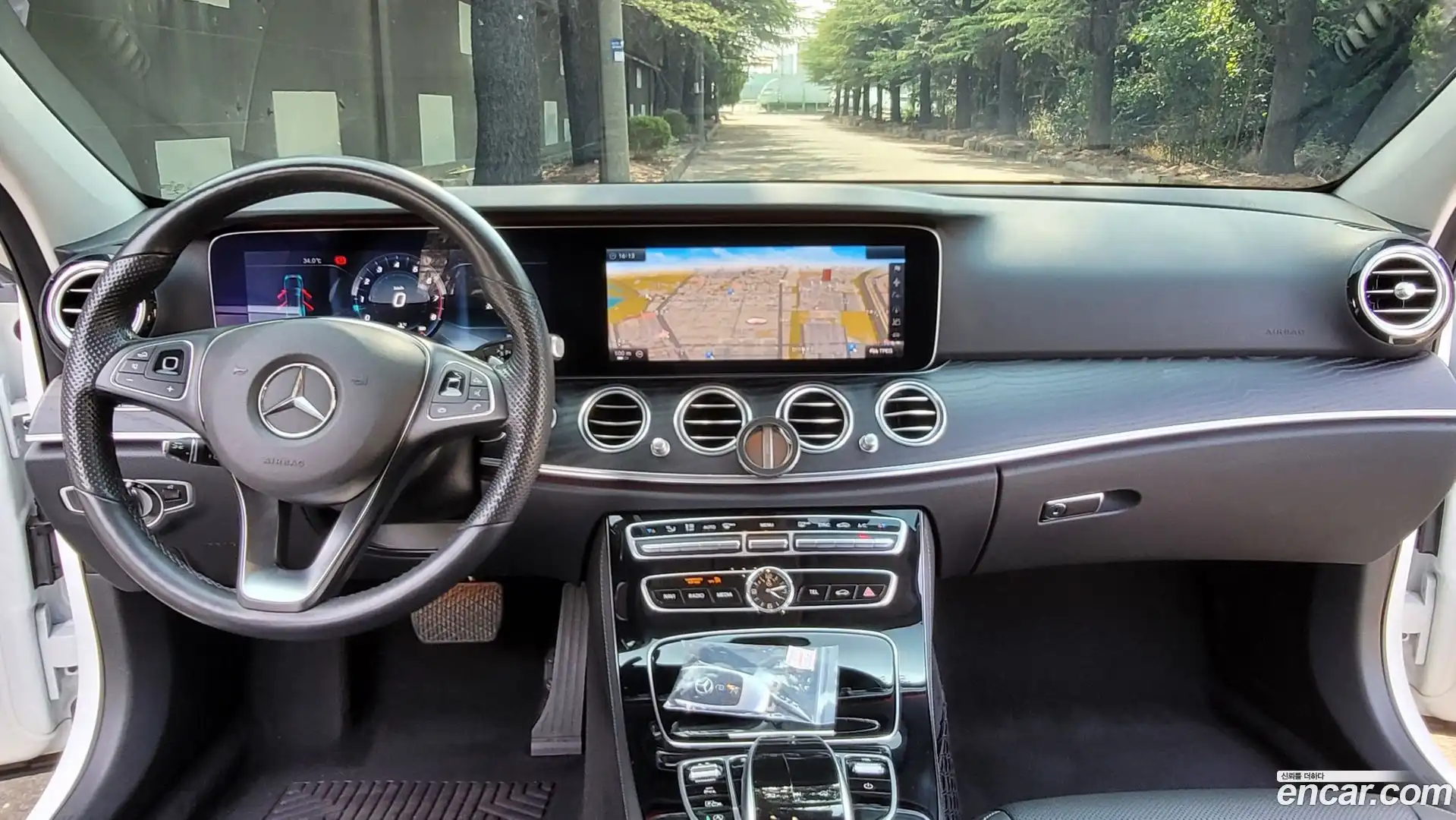 E-Class Mercedes-Benz 2017.4-INNER-010