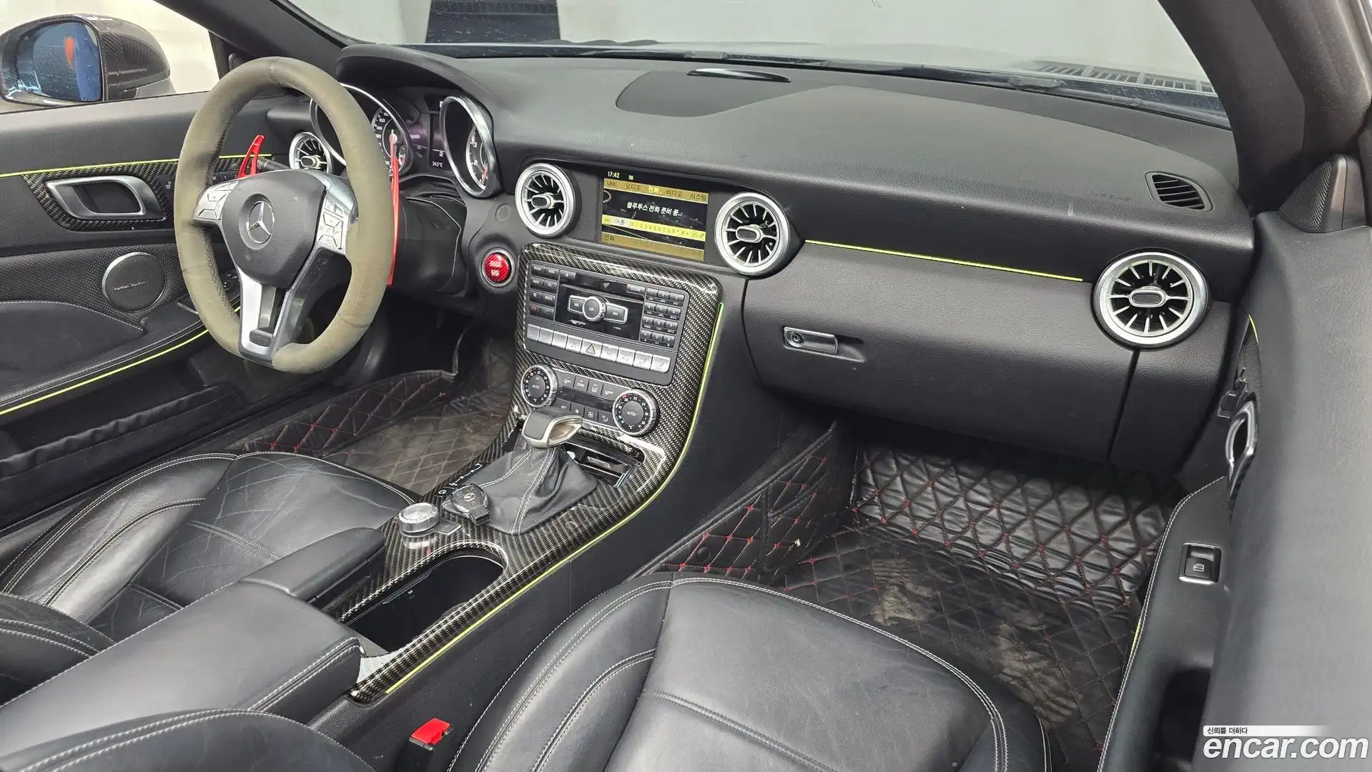 SLK-Class Mercedes-Benz 2012.7-INNER-007