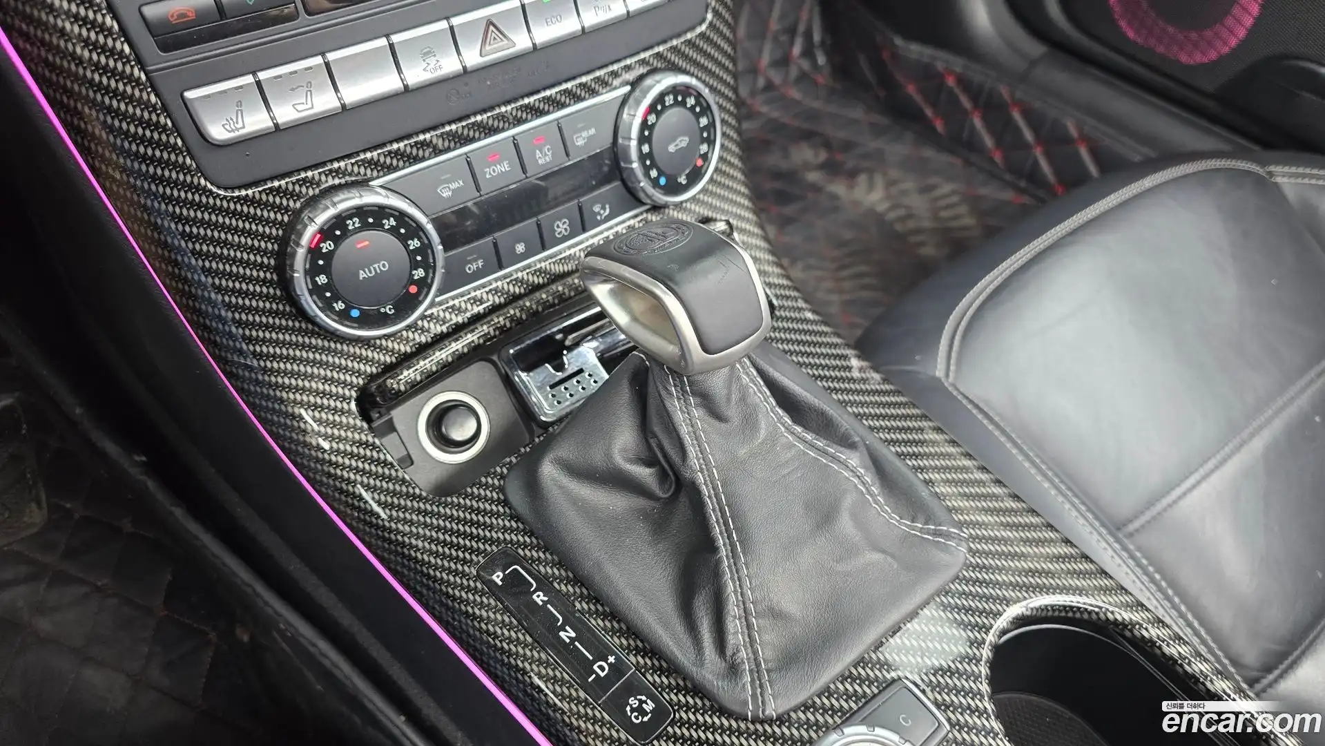 SLK-Class Mercedes-Benz 2012.7-INNER-009