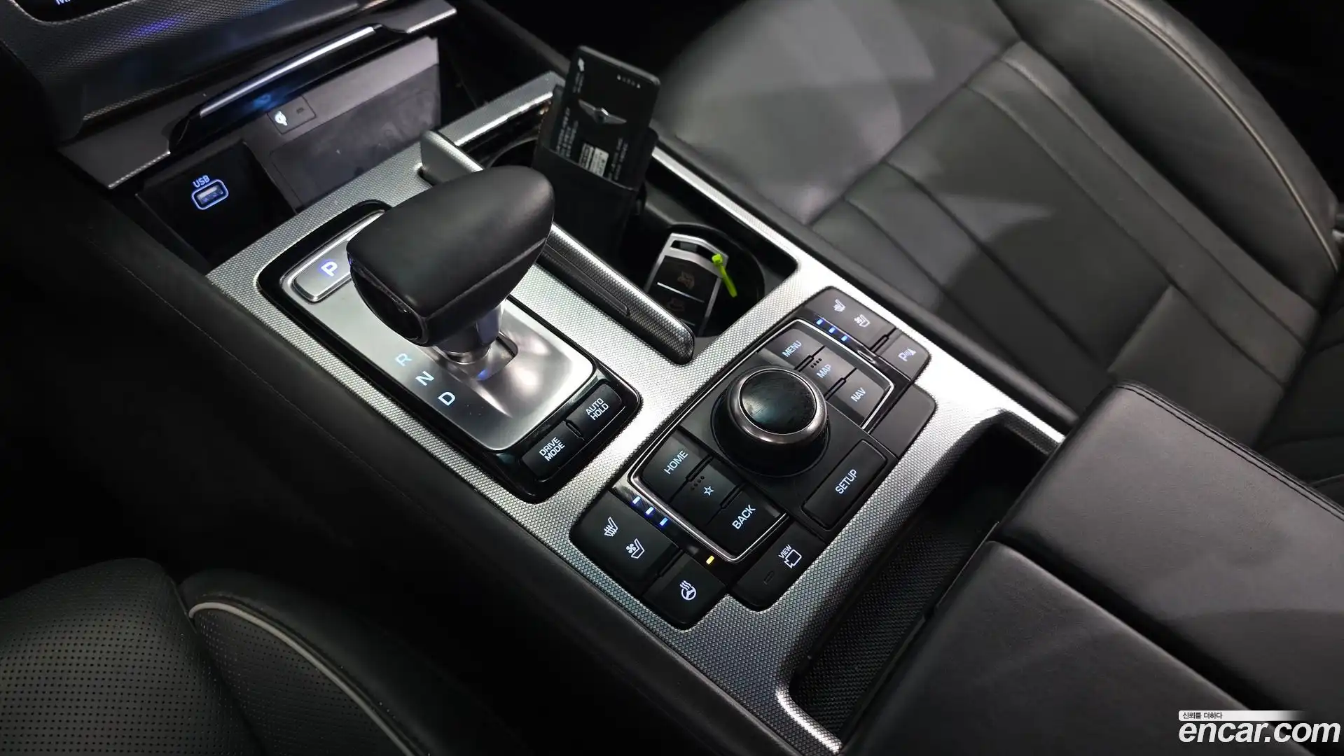G80 Genesis 2019.1-INNER-009