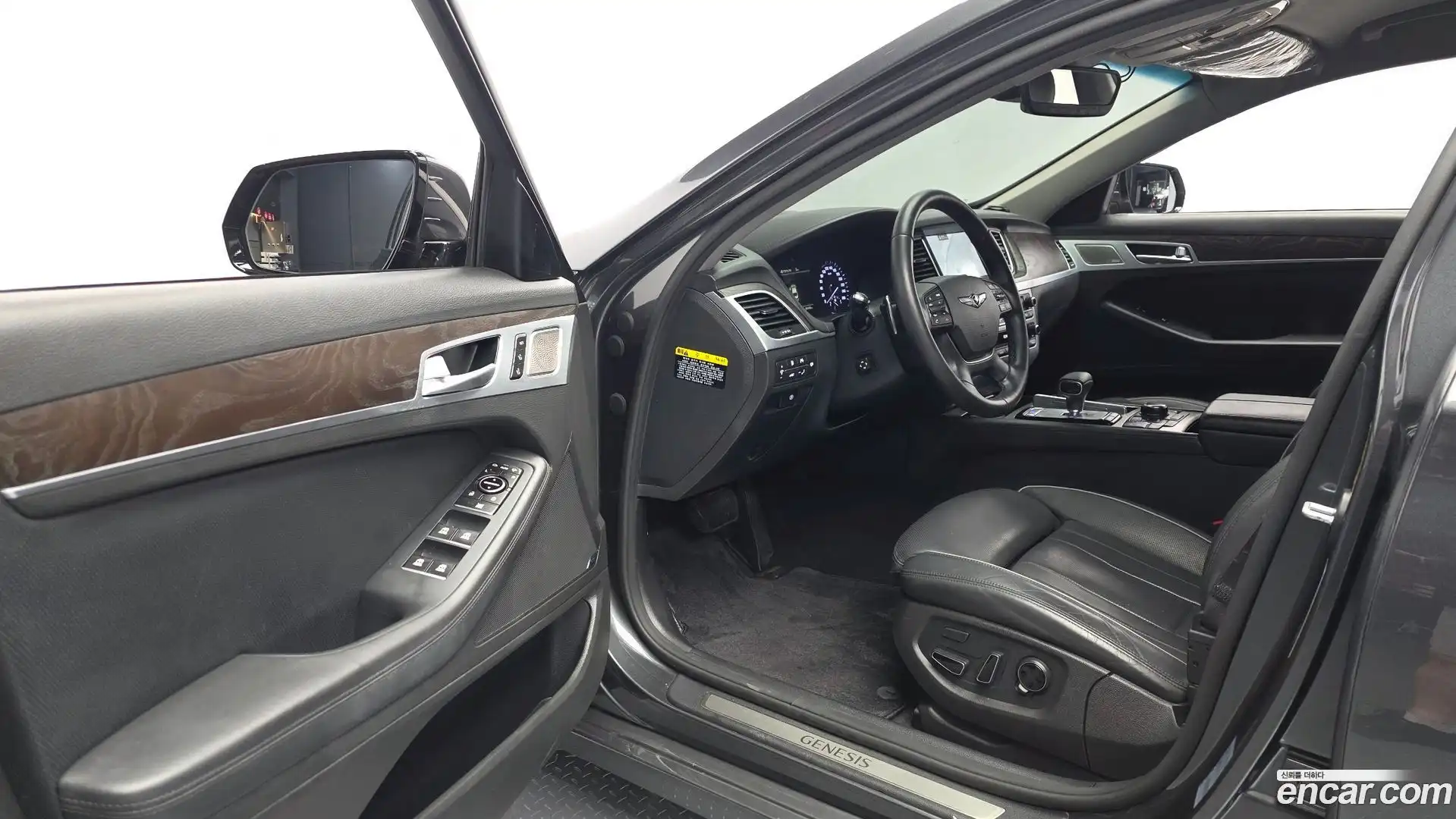 G80 Genesis 2019.1-INNER-010
