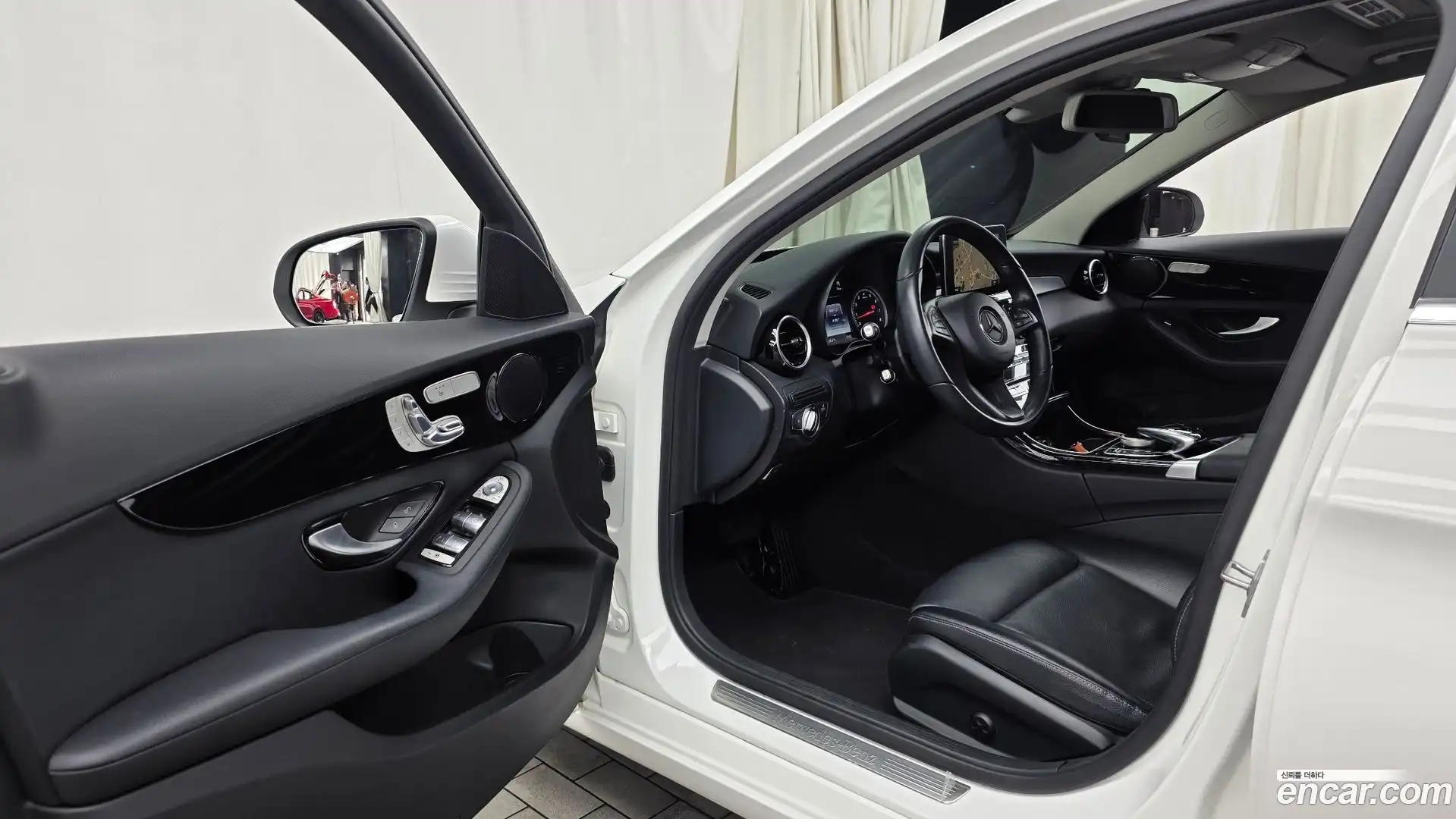C-Class Mercedes-Benz 2017.5-INNER-010