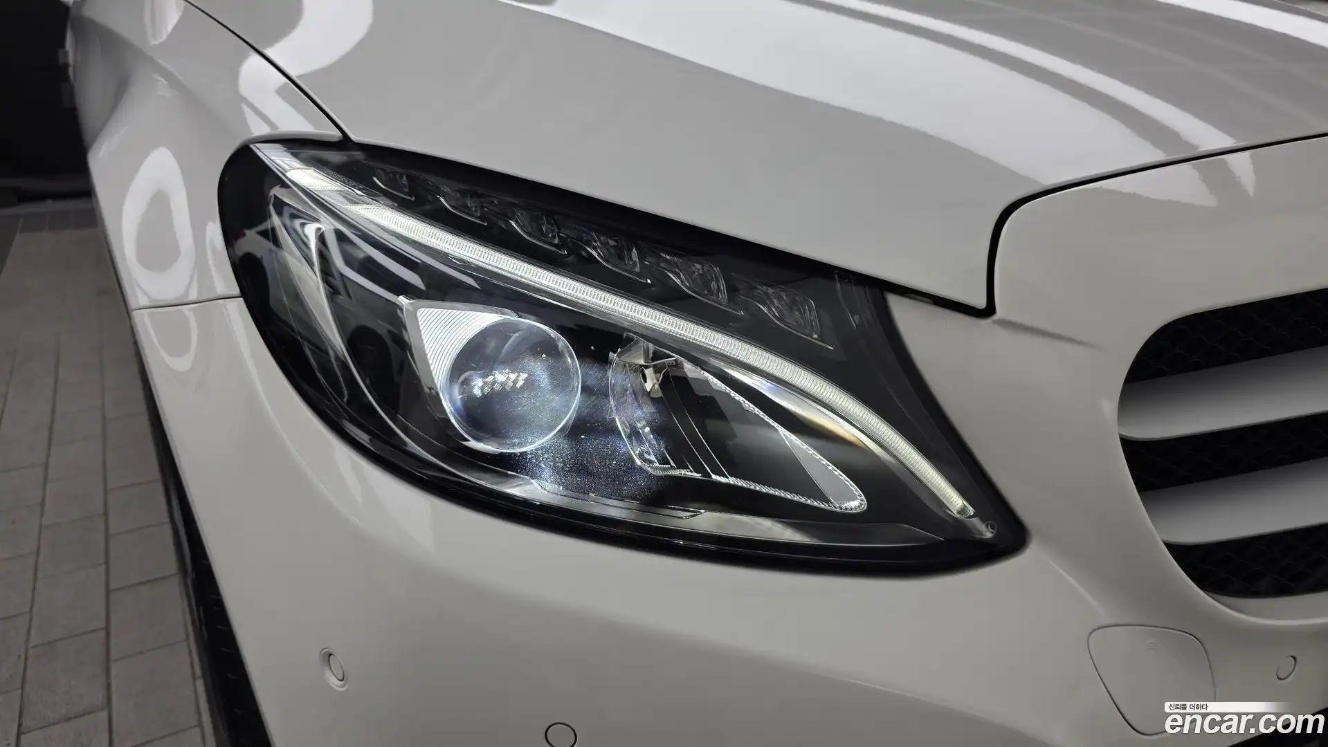 C-Class Mercedes-Benz 2017.5-OUTER-032