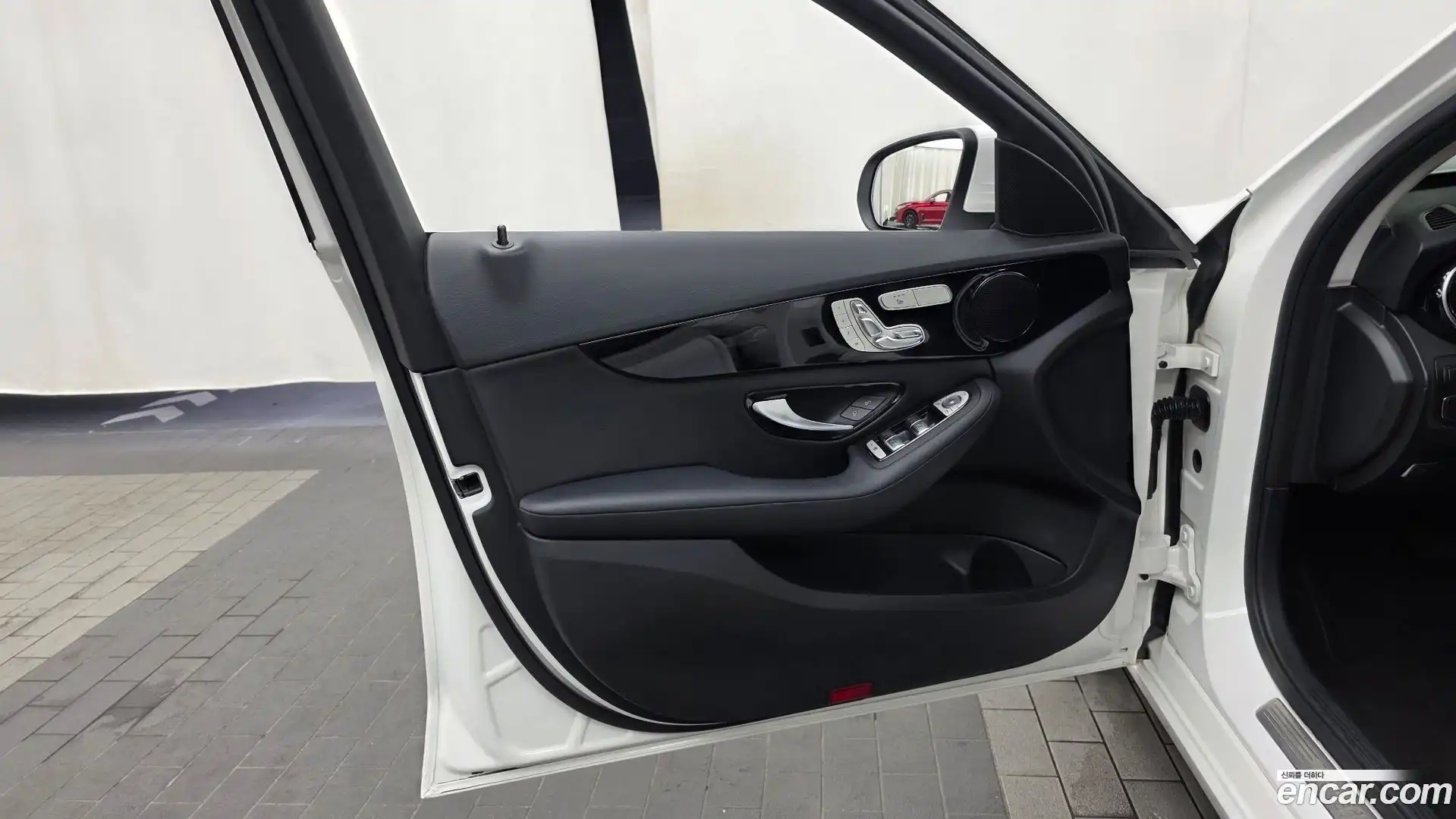 C-Class Mercedes-Benz 2017.5-INNER-034