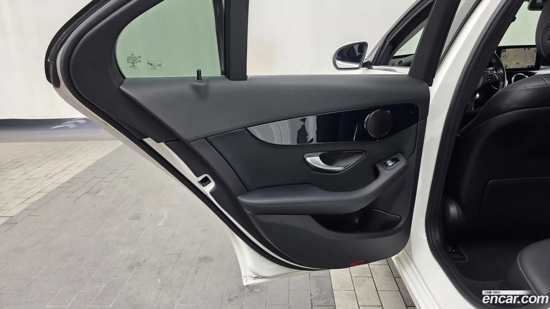 C-Class Mercedes-Benz 2017.5-INNER-035