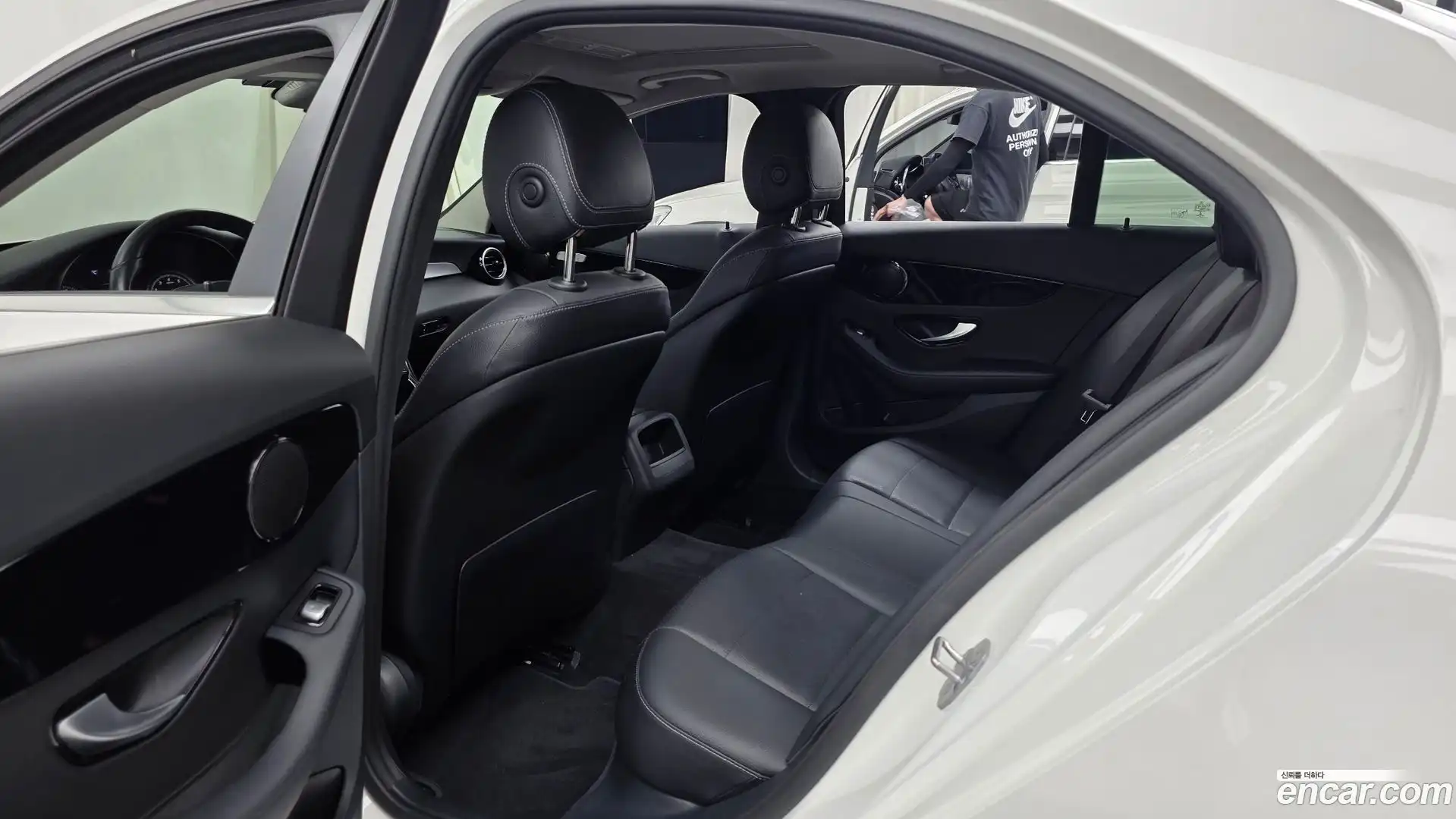 C-Class Mercedes-Benz 2017.5-INNER-036