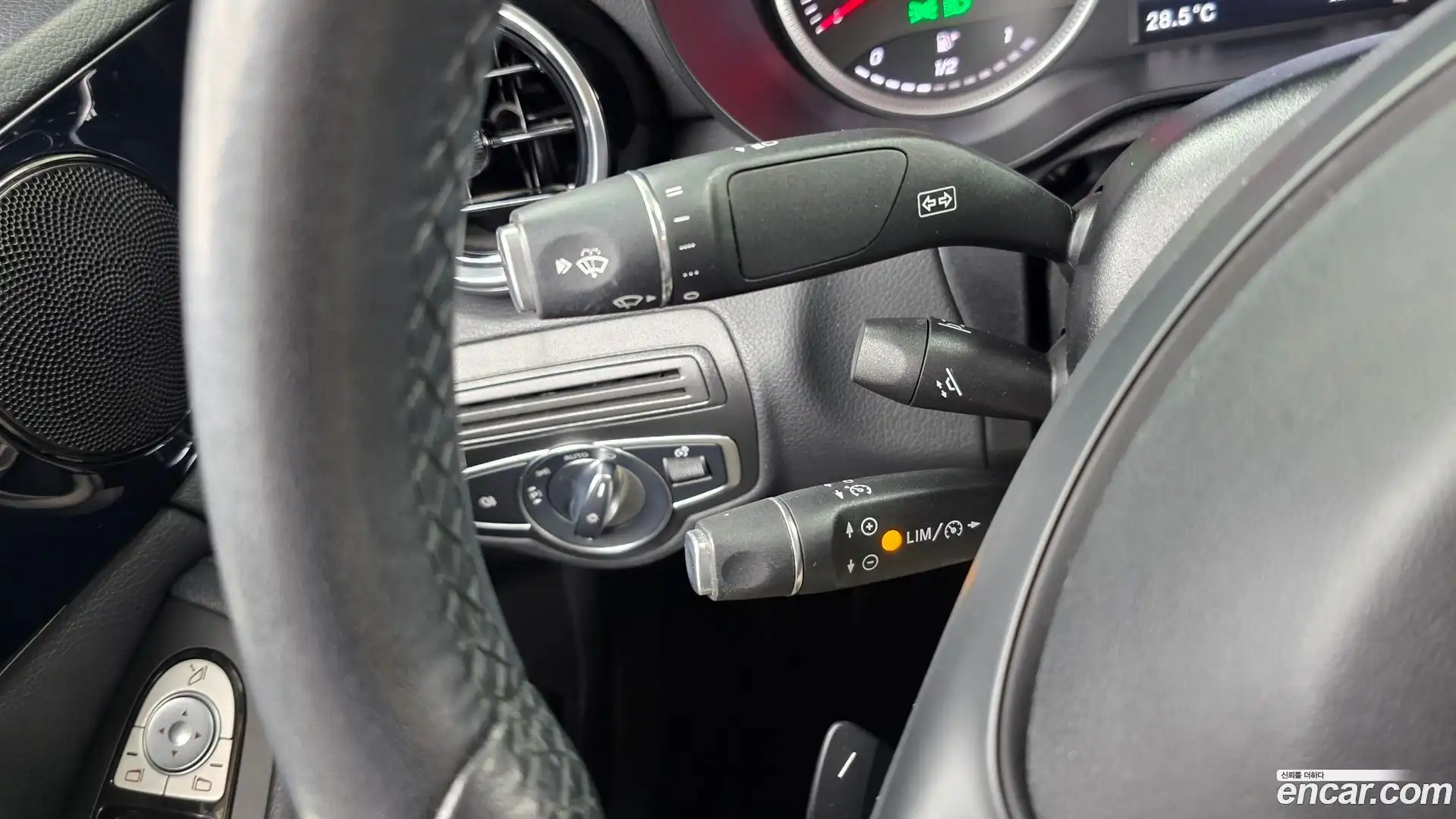 C-Class Mercedes-Benz 2017.5-OPTION-042