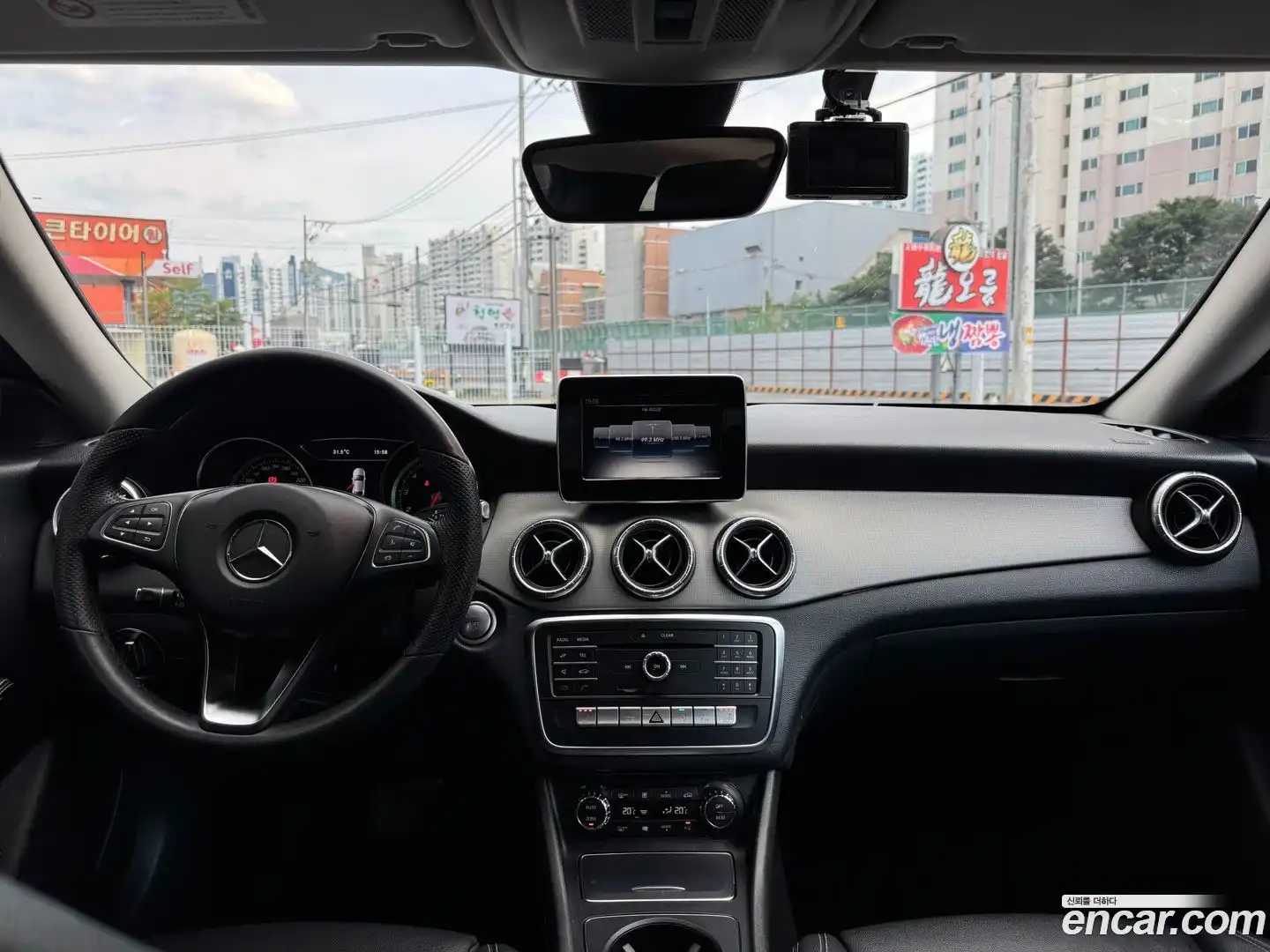 CLA-Class Mercedes-Benz 2019.6-INNER-007