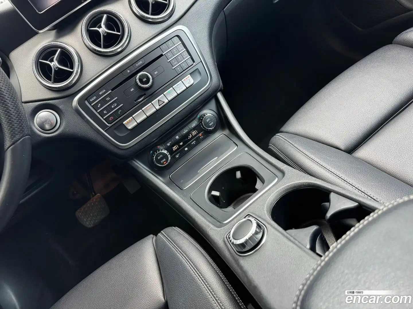 CLA-Class Mercedes-Benz 2019.6-OPTION-017