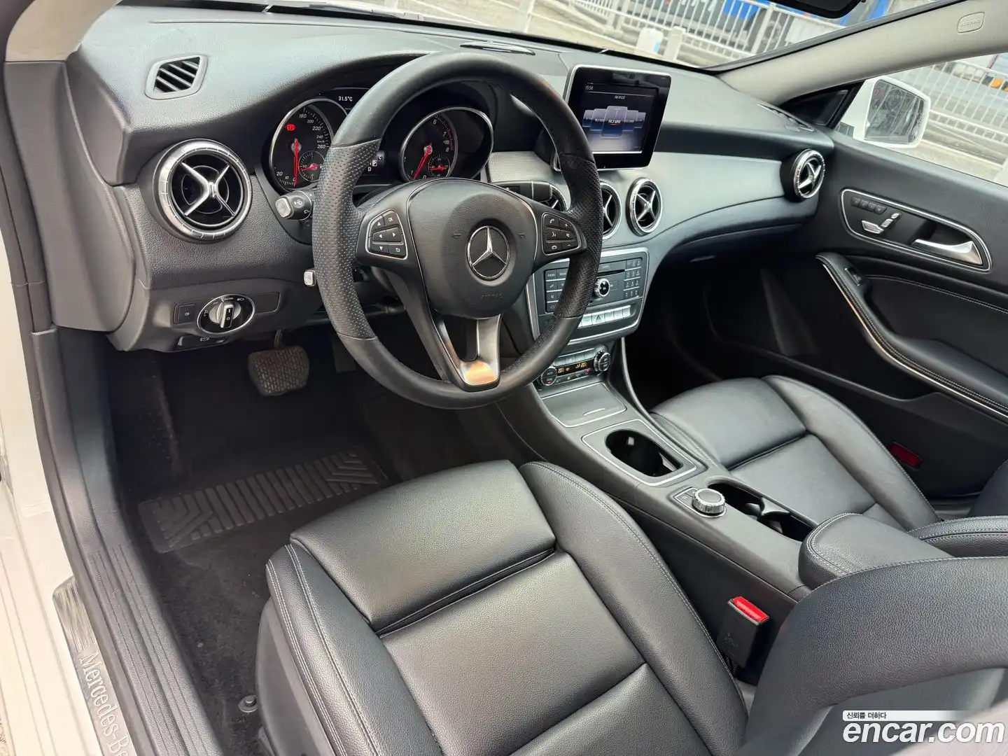 CLA-Class Mercedes-Benz 2019.6-OPTION-019