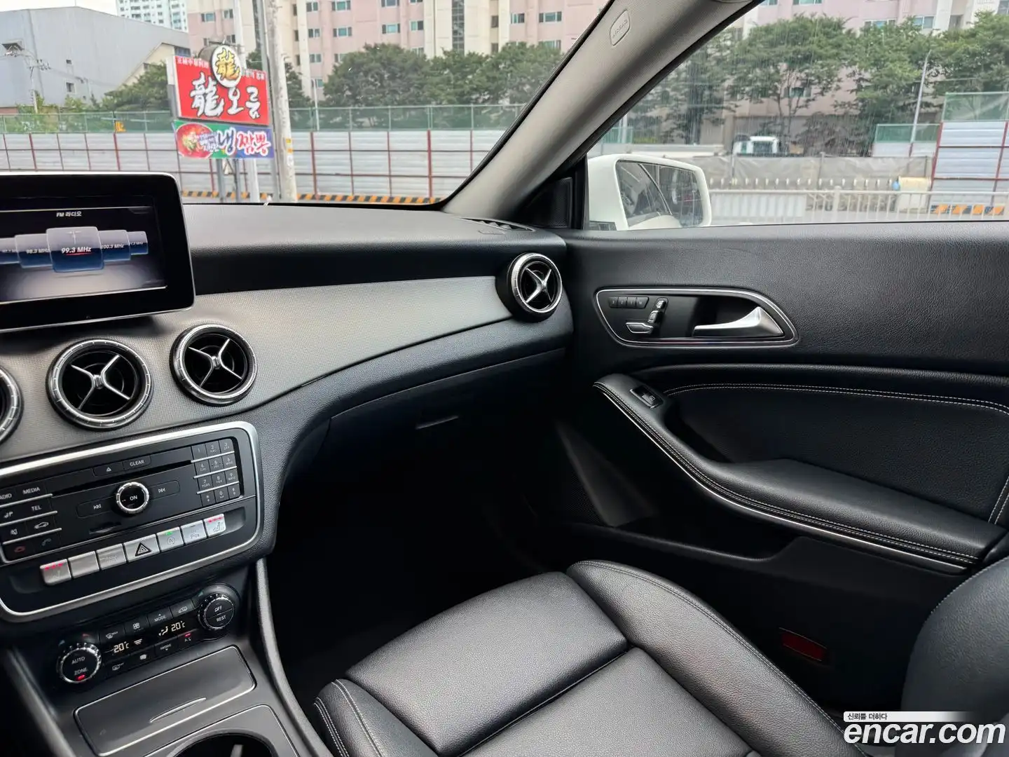 CLA-Class Mercedes-Benz 2019.6-OPTION-021