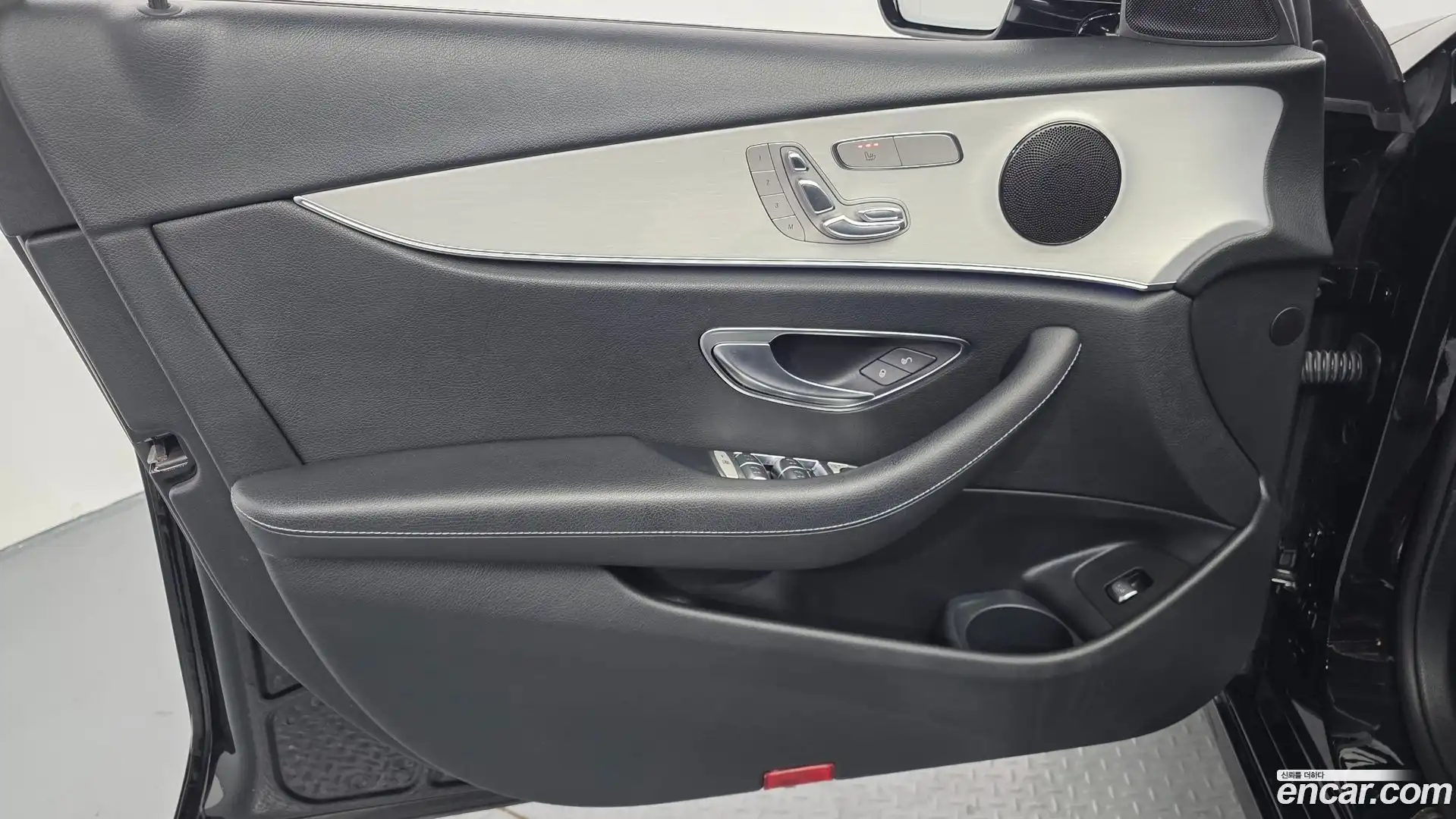 E-Class Mercedes-Benz 2021.7-INNER-034