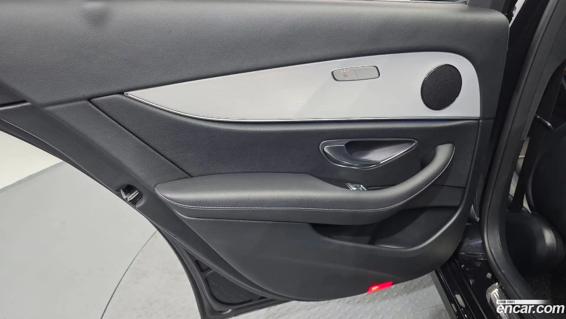 E-Class Mercedes-Benz 2021.7-INNER-035