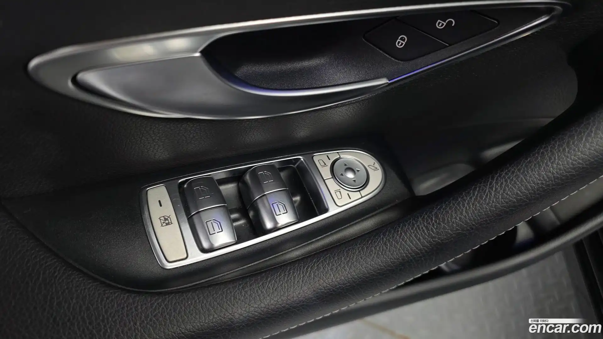 E-Class Mercedes-Benz 2021.7-OPTION-041
