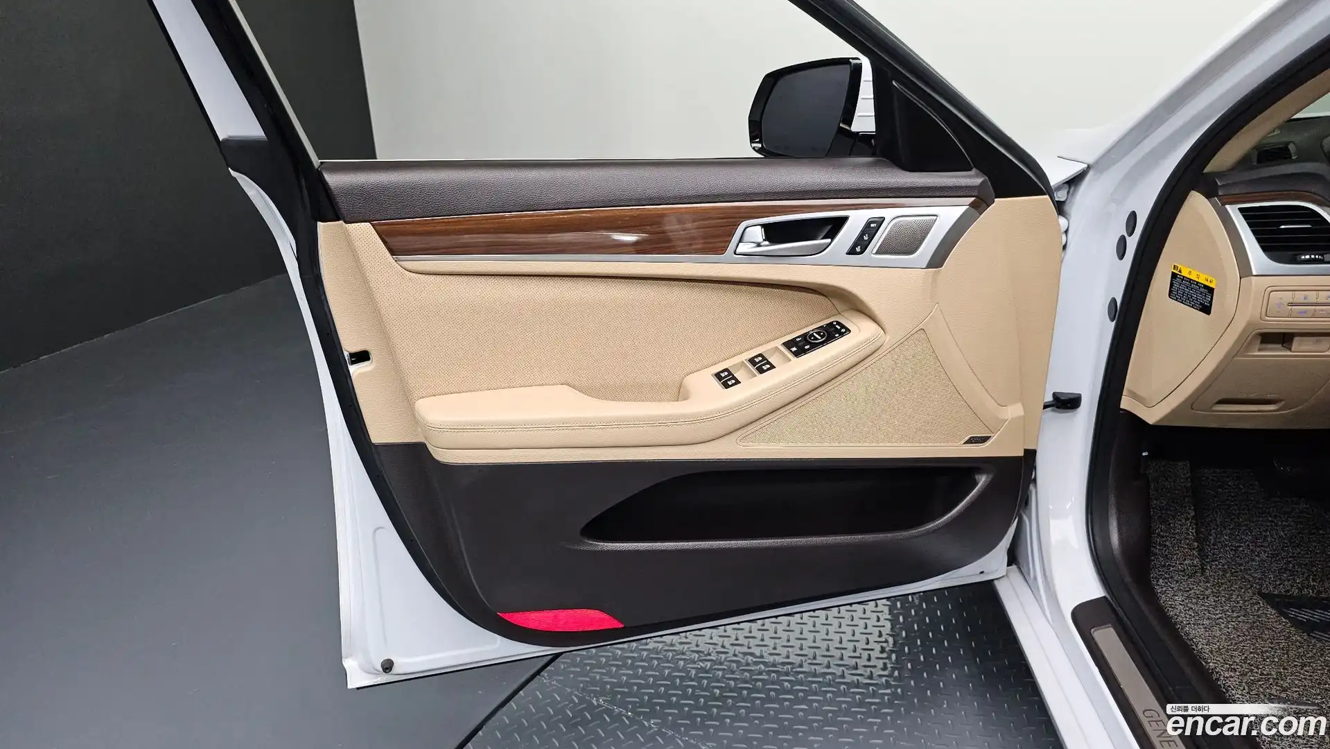 G80 Genesis 2018.4-INNER-034