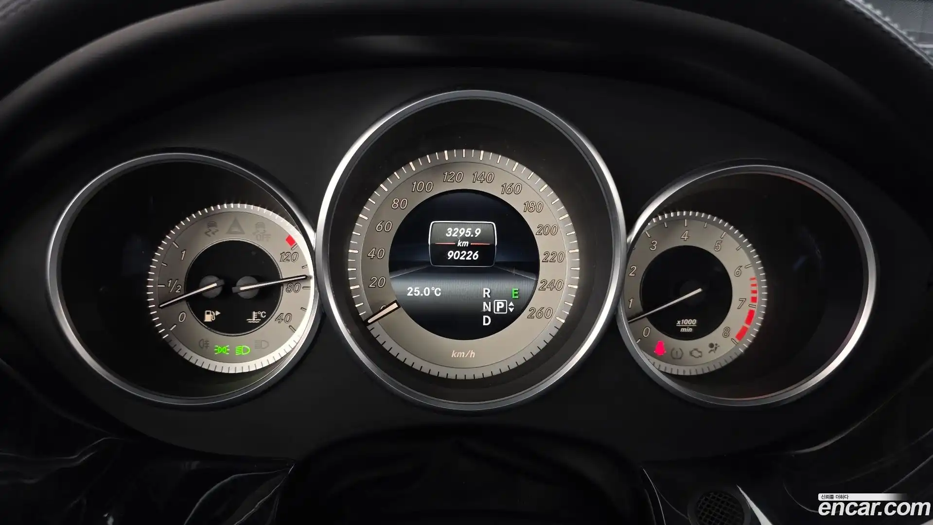CLS-Class Mercedes-Benz 2015.9-INNER-008