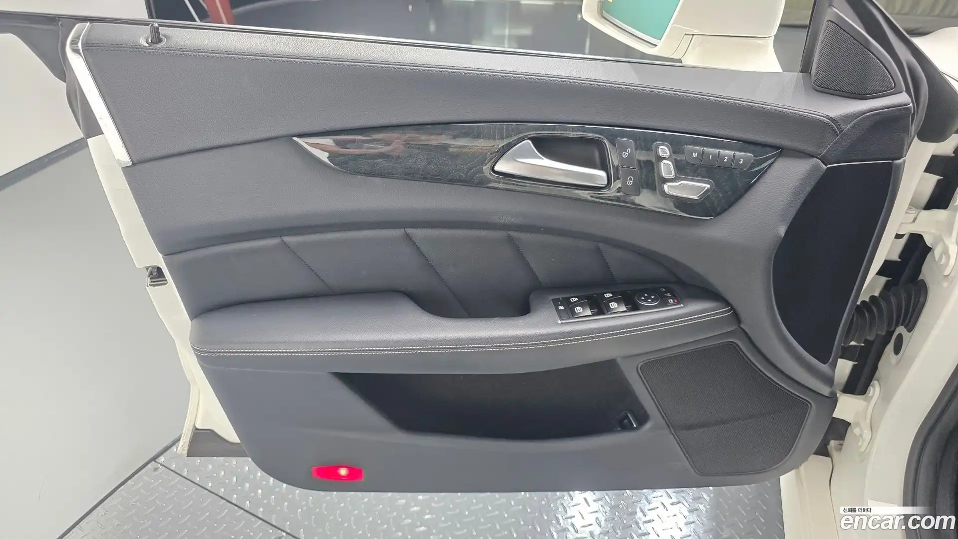 CLS-Class Mercedes-Benz 2015.9-INNER-034