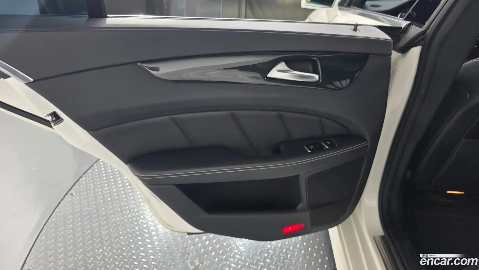 CLS-Class Mercedes-Benz 2015.9-INNER-035
