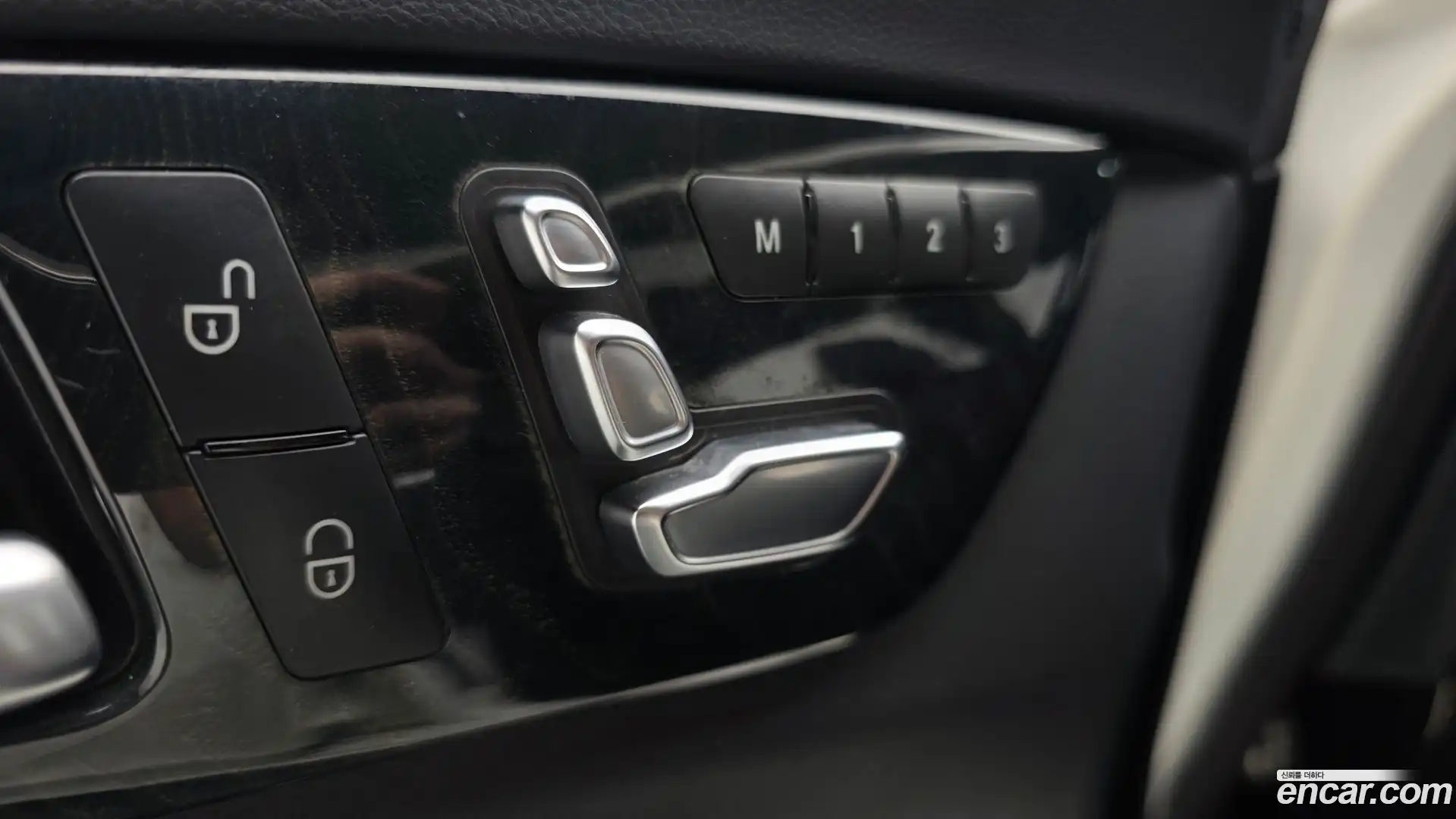 CLS-Class Mercedes-Benz 2015.9-OPTION-041