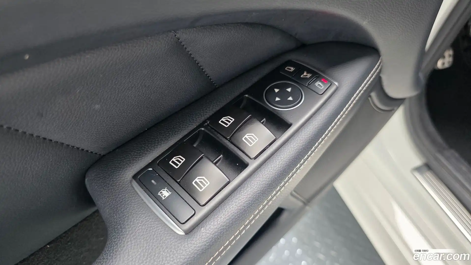 CLS-Class Mercedes-Benz 2015.9-OPTION-042