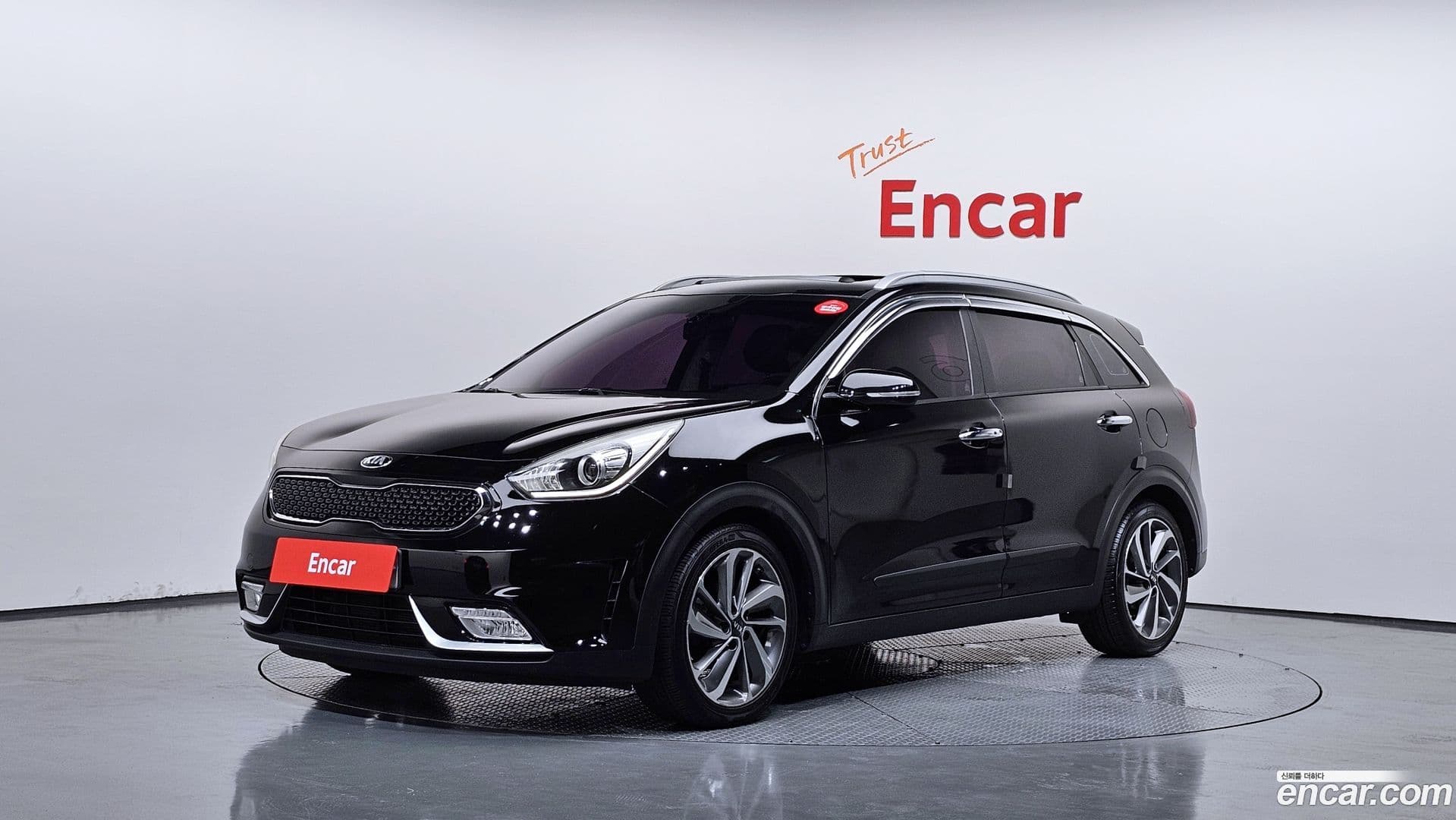 Main__Slider__Photo:Niro Kia 2016.4-0
