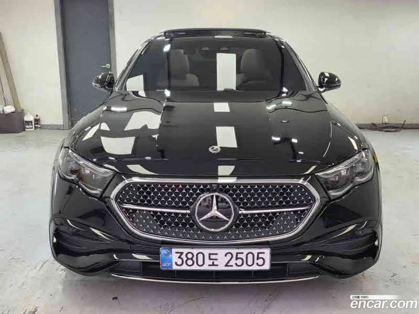 E-Class Mercedes-Benz 2025.10-OUTER-001