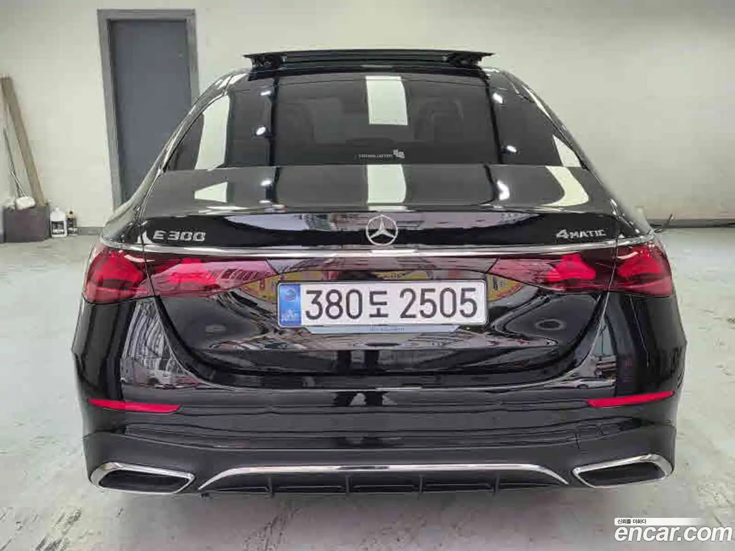 E-Class Mercedes-Benz 2025.10-INNER-008