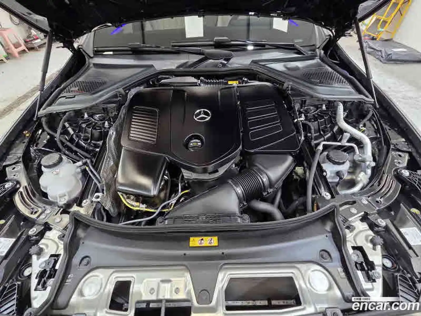 E-Class Mercedes-Benz 2025.10-OPTION-021