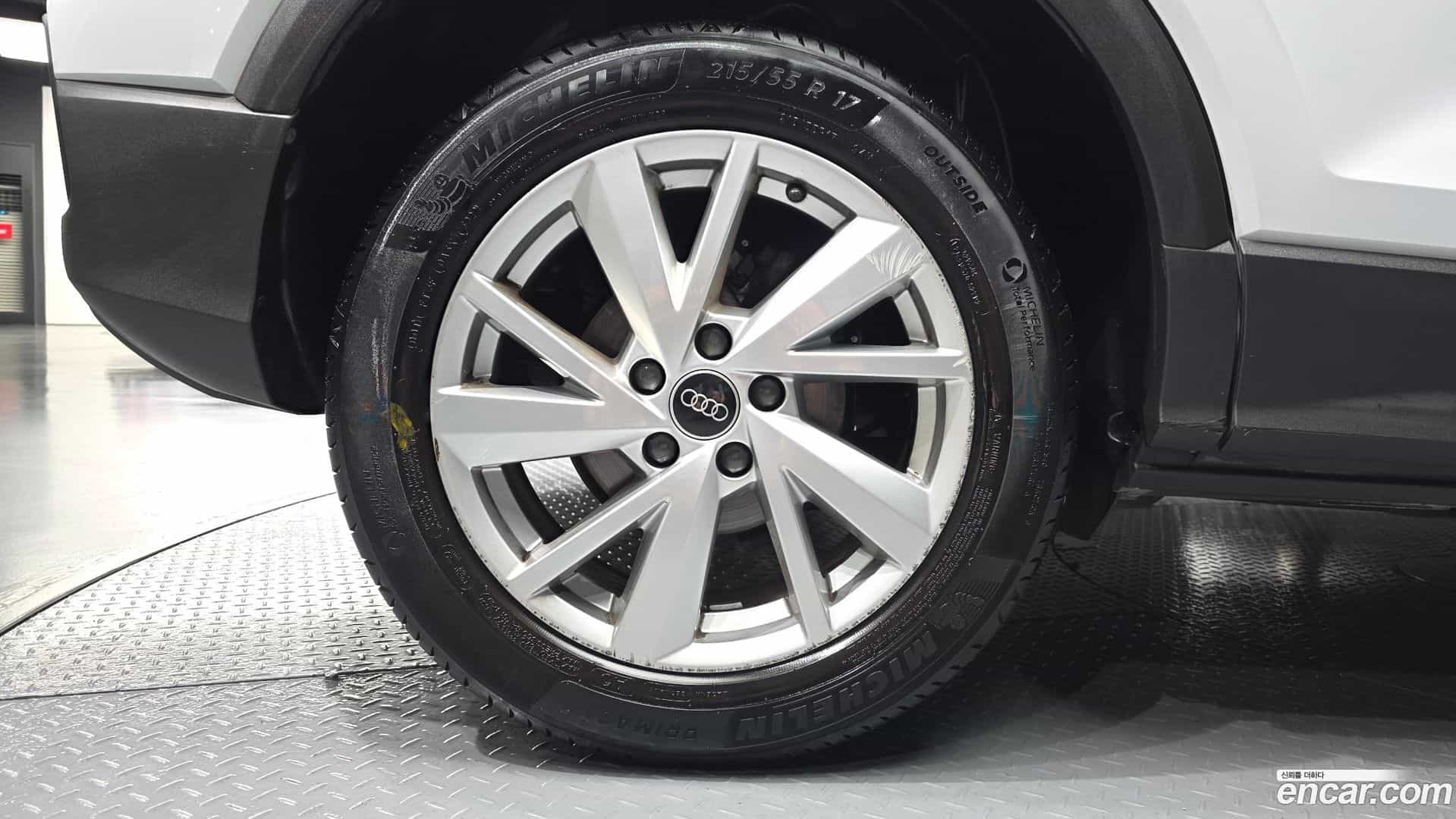 Q2 Audi 2023.1-OUTER-005