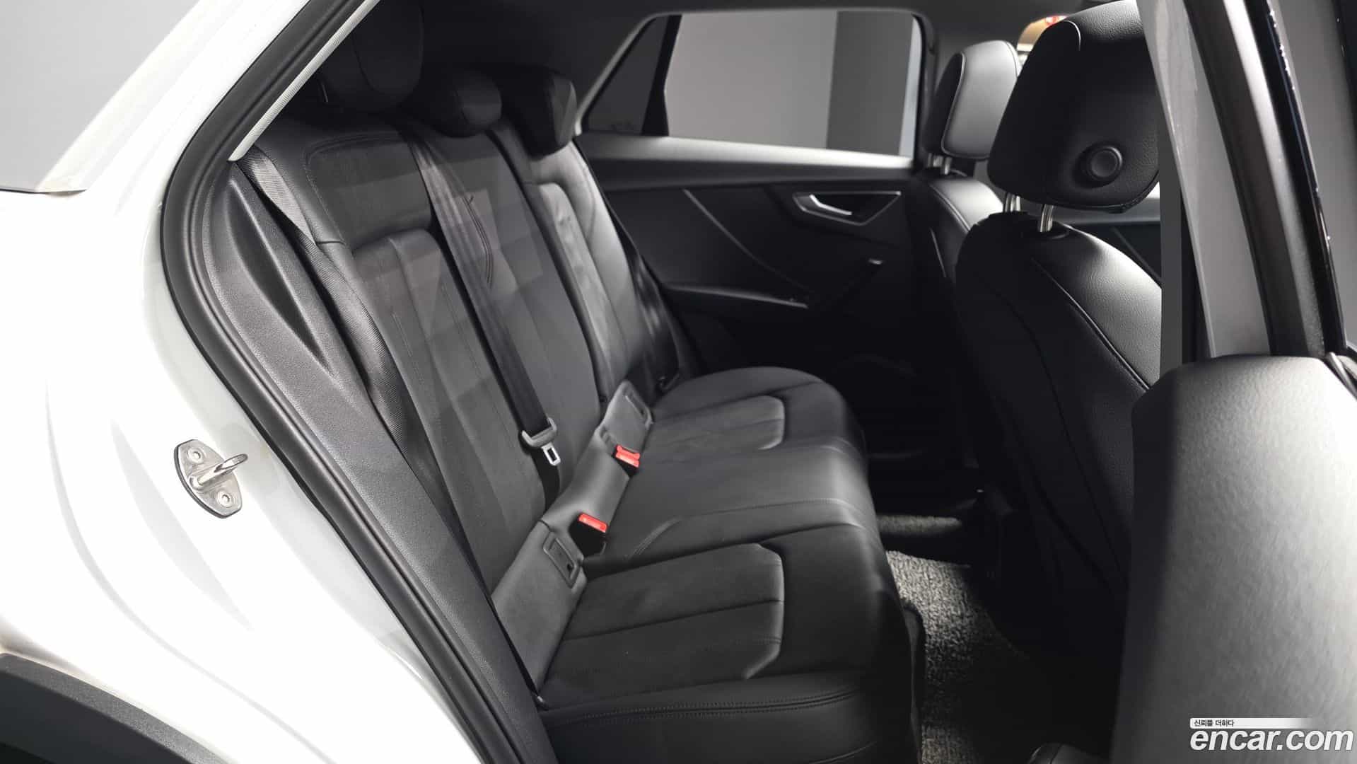 Q2 Audi 2023.1-OPTION-016