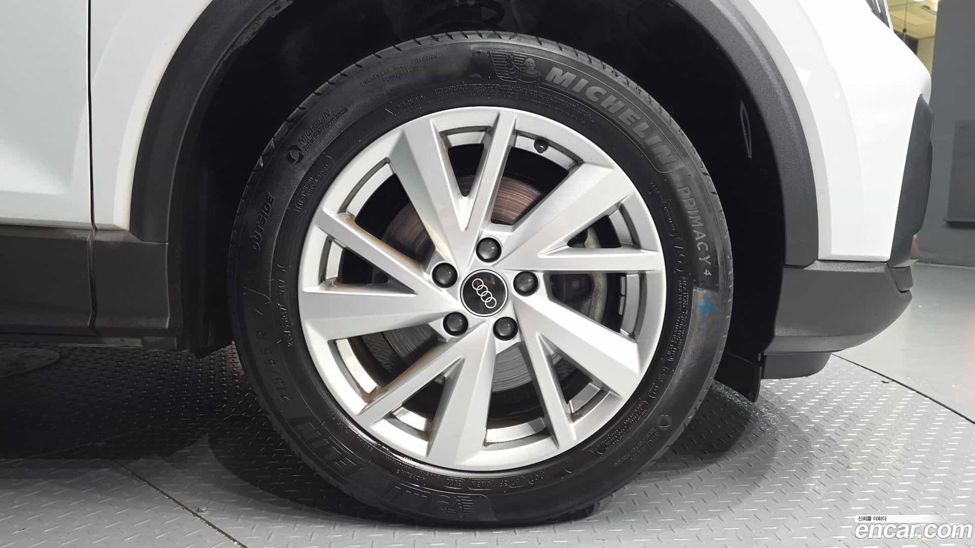 Q2 Audi 2023.1-OUTER-031